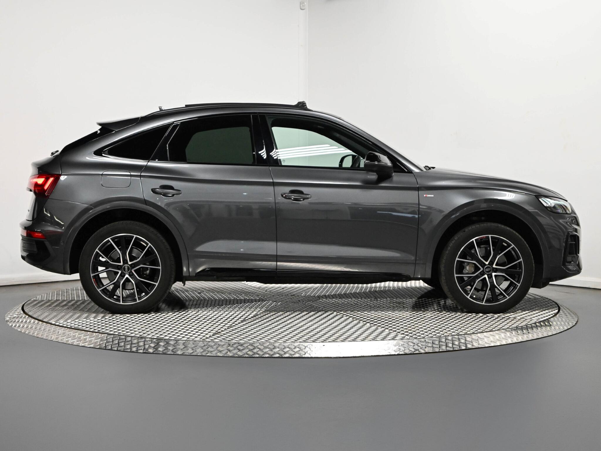 Audi Q5 view 23