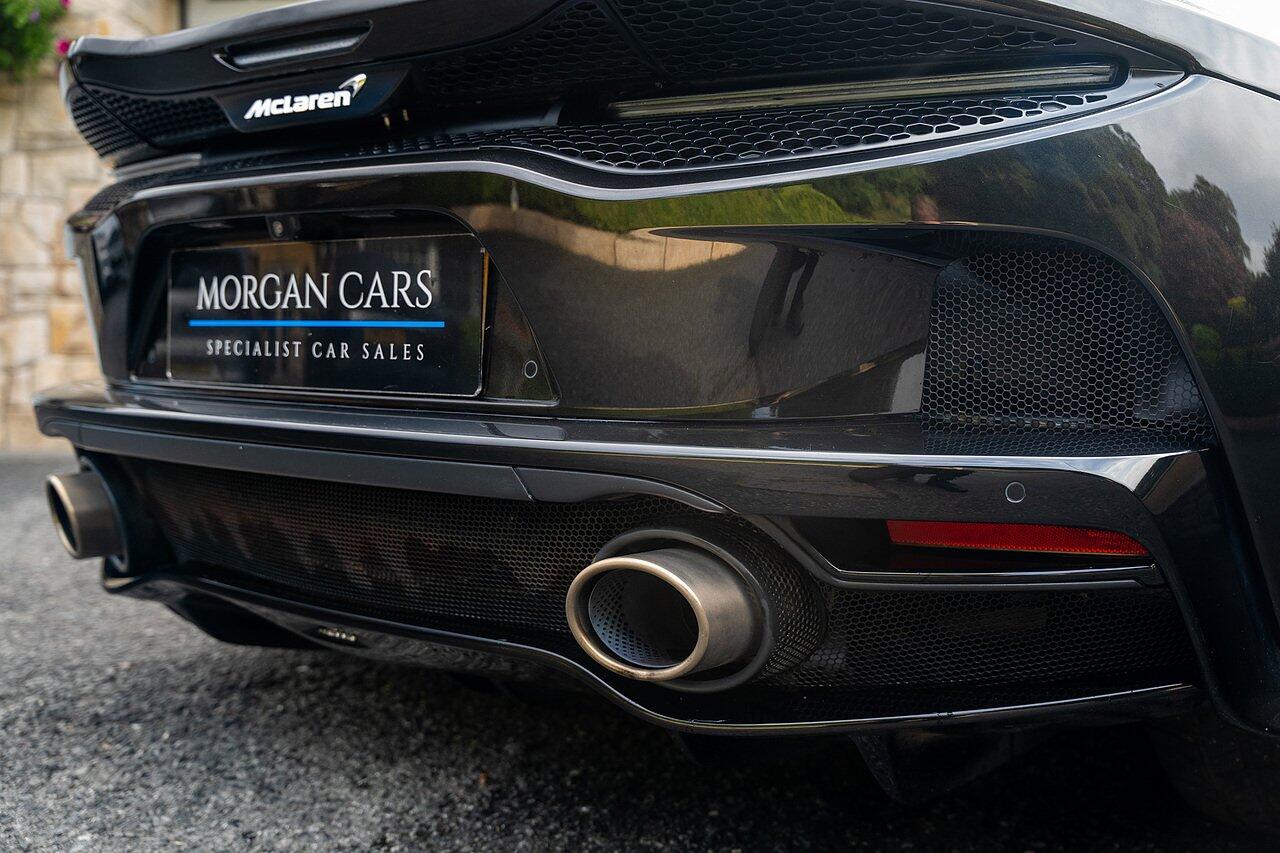 McLaren GT view 22