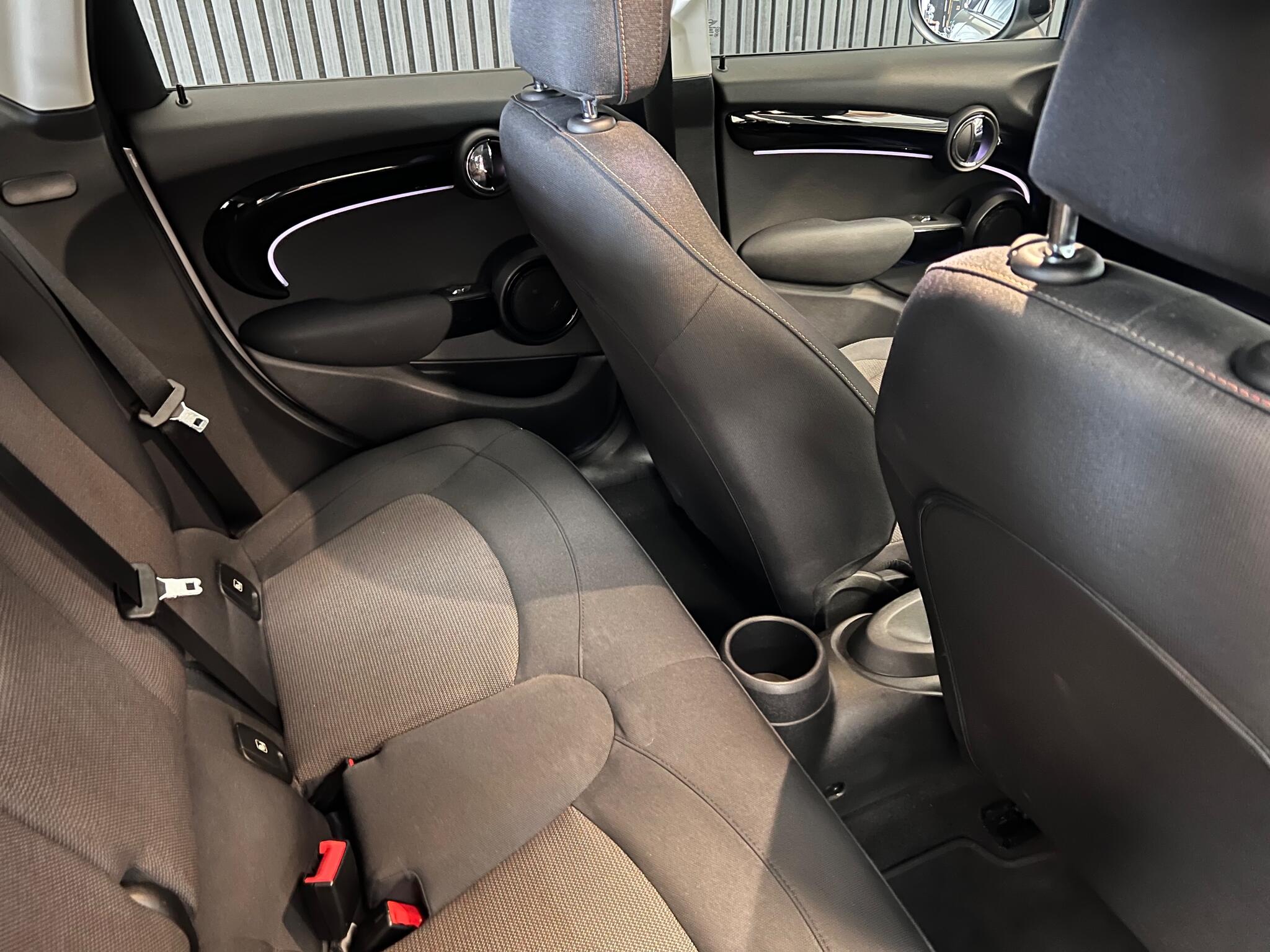 Mini Hatch view 12