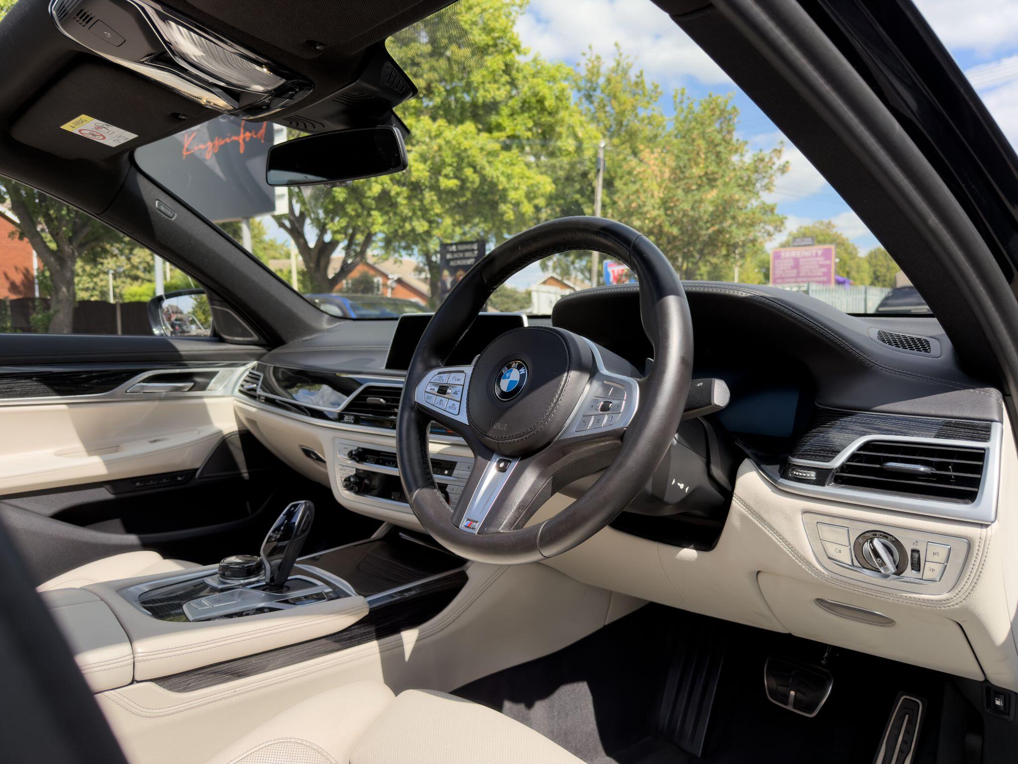 BMW 7 Series view 5