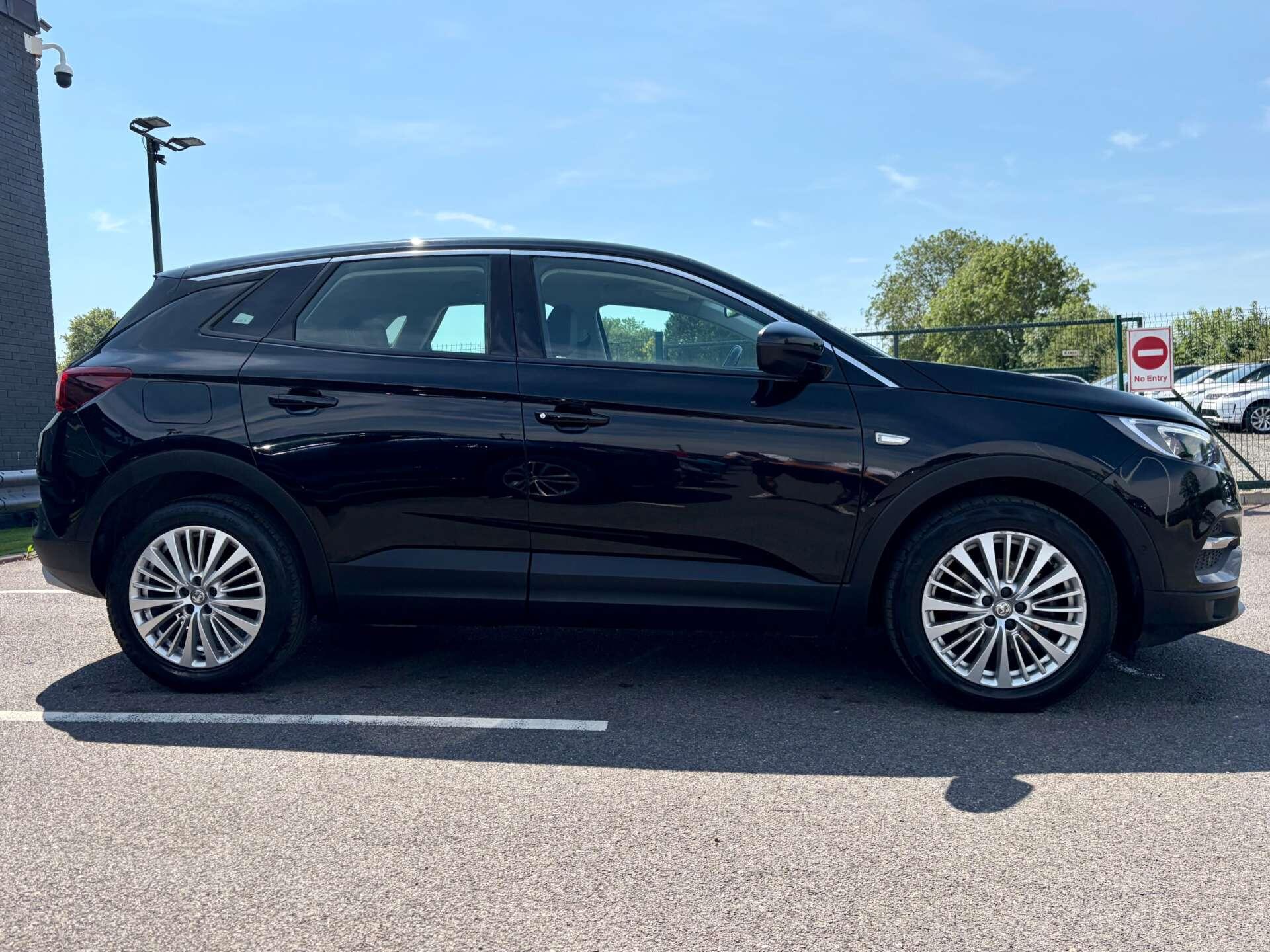 Vauxhall Grandland X view 9