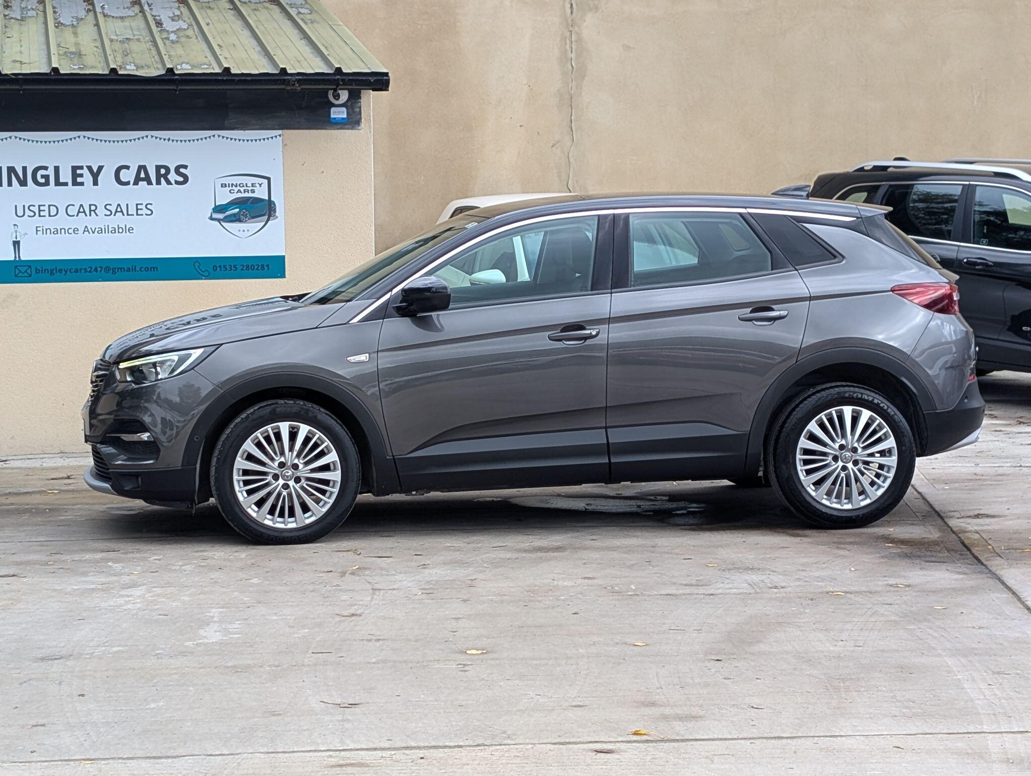 Vauxhall Grandland X view 3