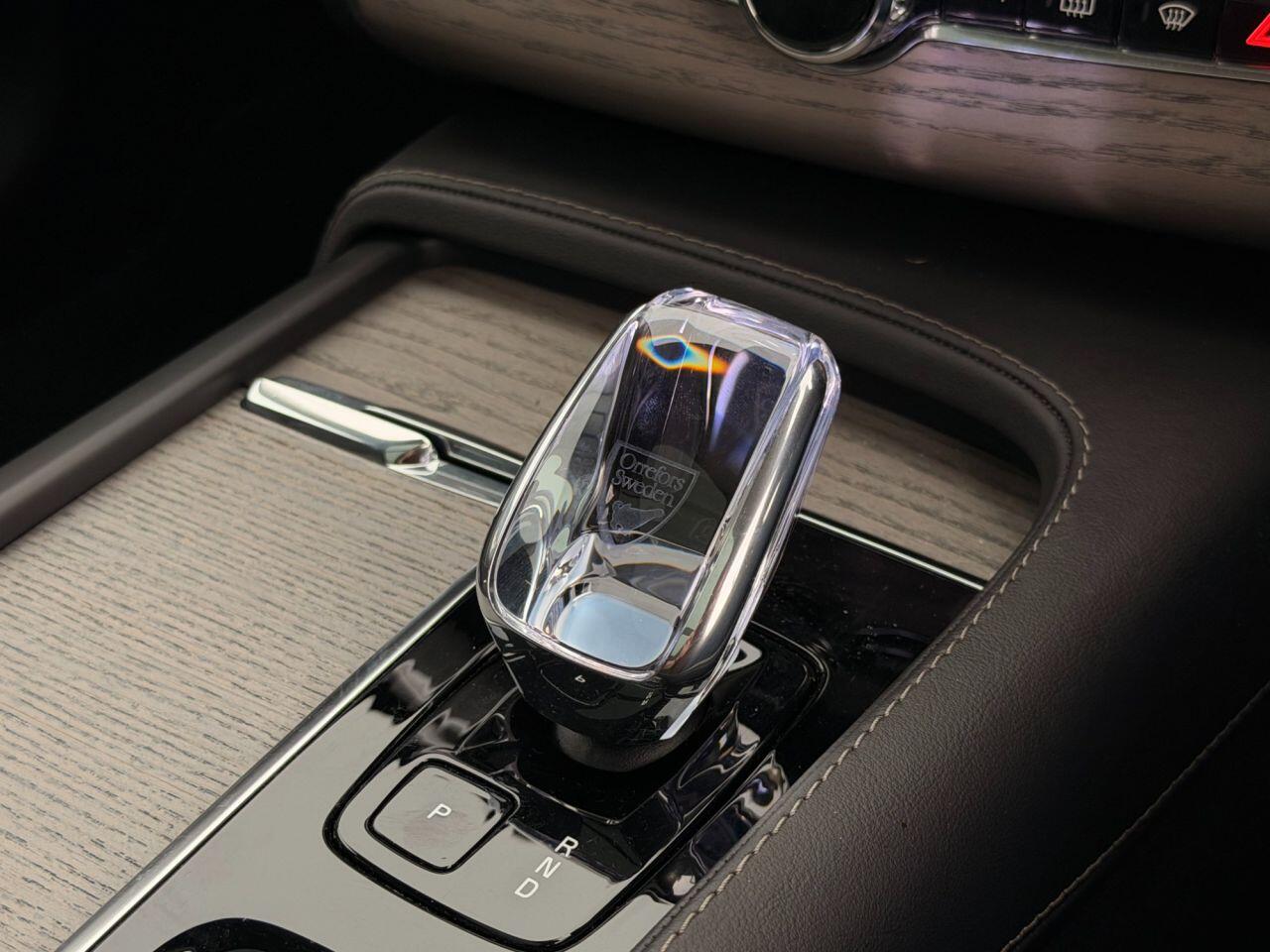 Volvo XC90 view 36