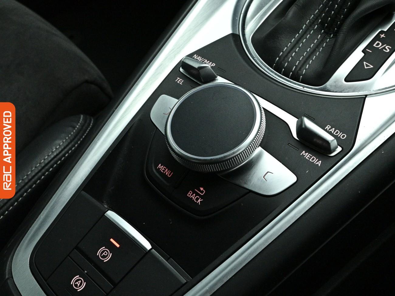 Audi TT view 24