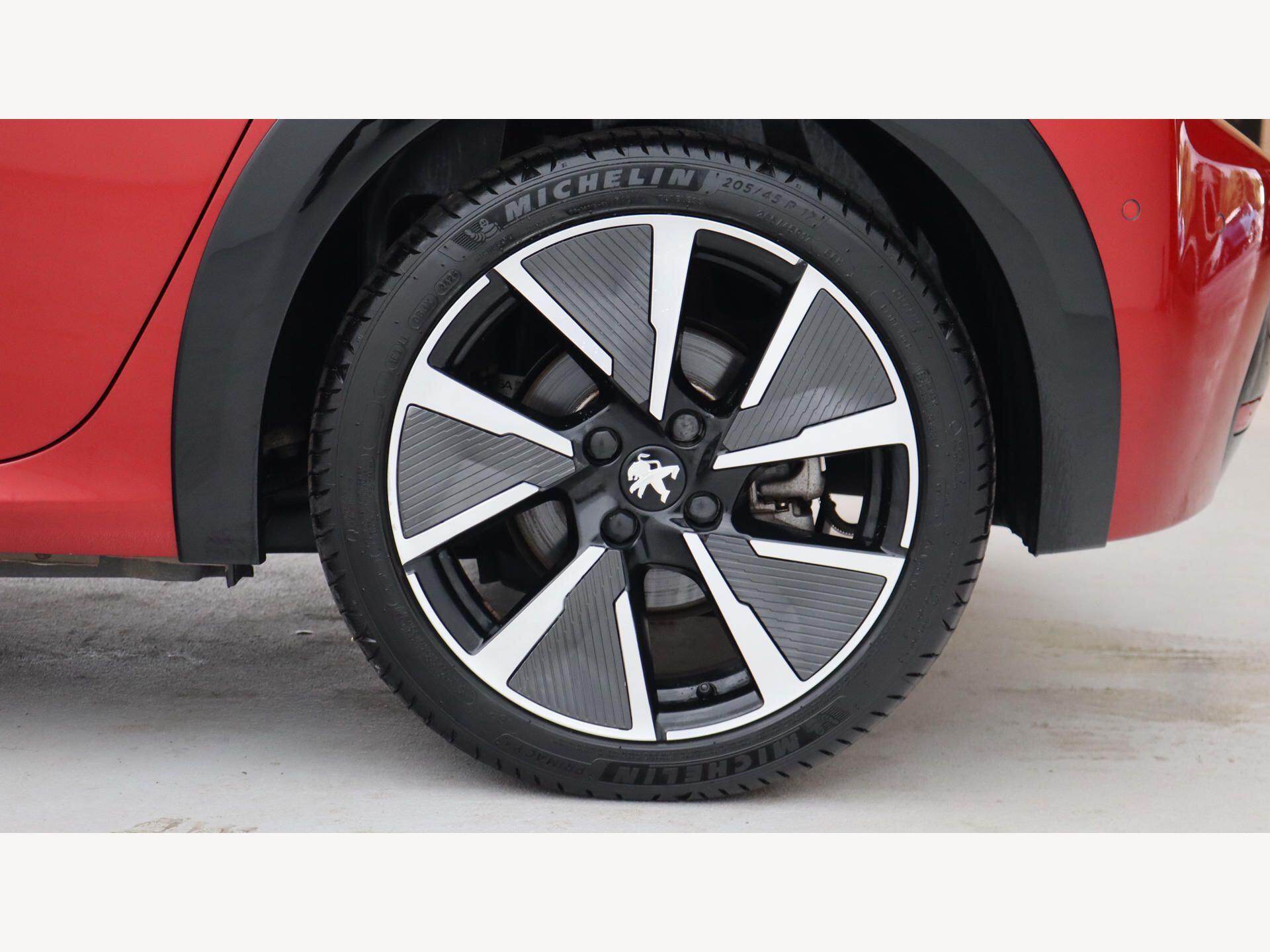 Peugeot e-208 view 12