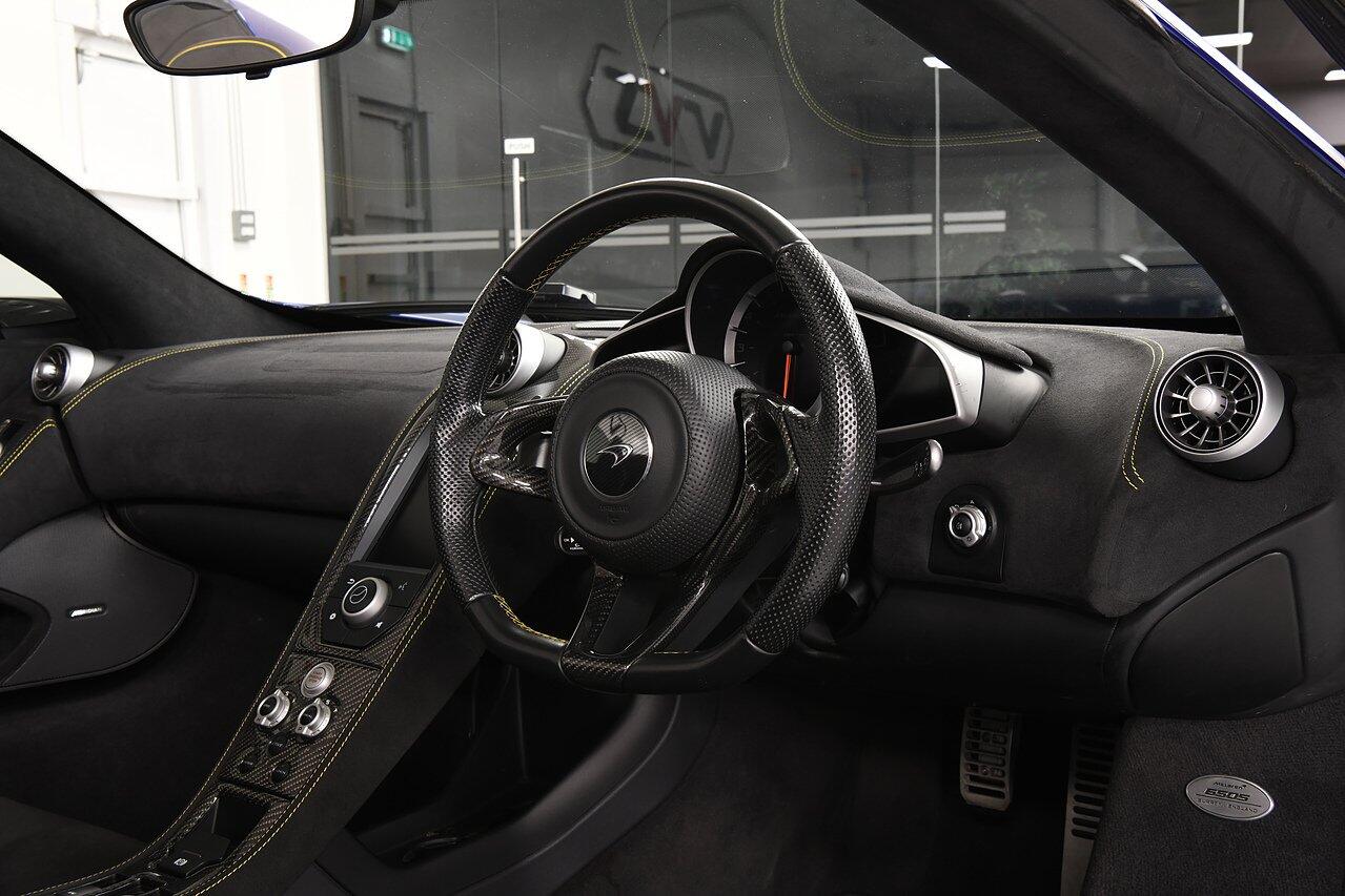 Mclaren 650s view 5