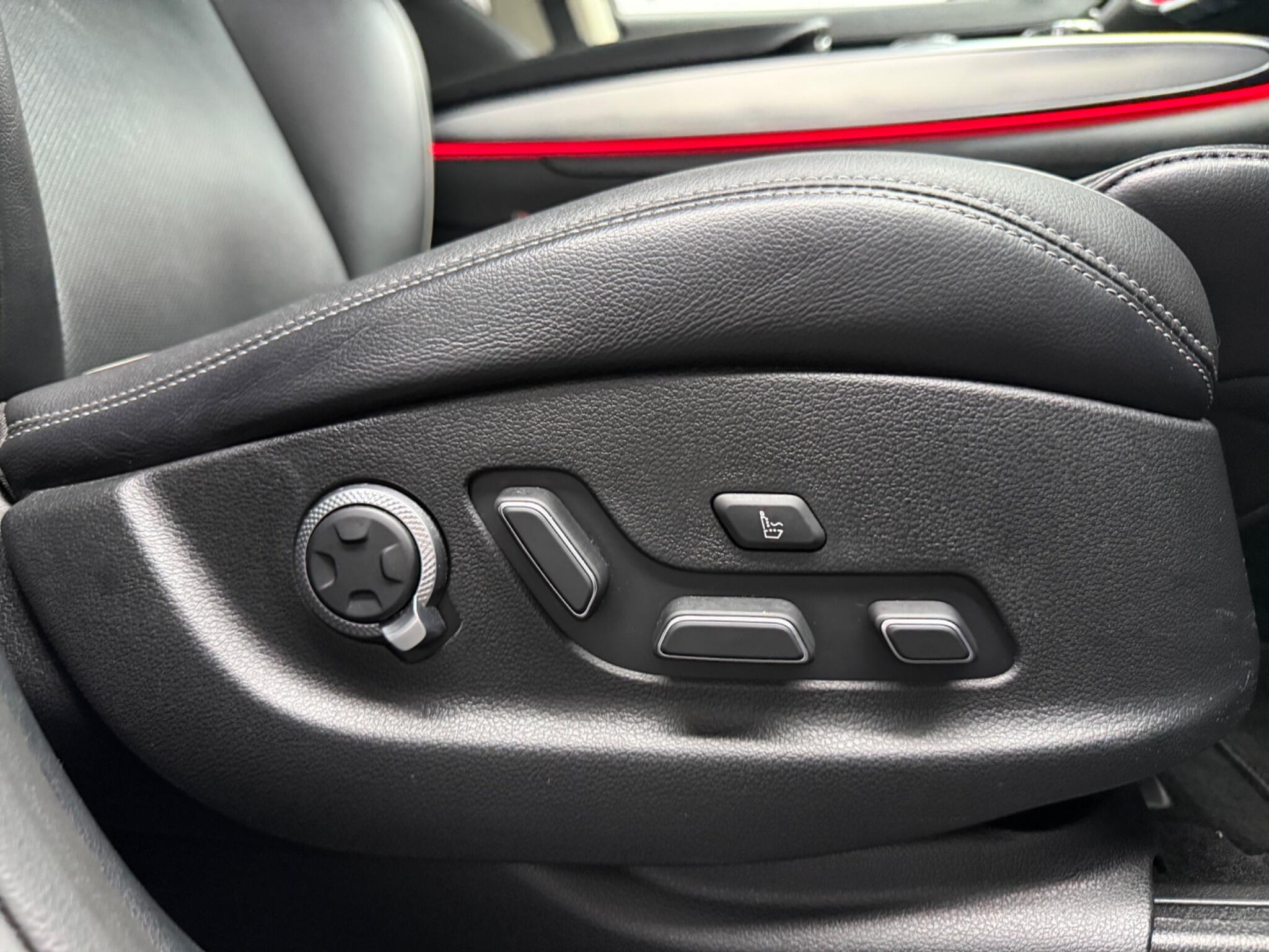 Genesis GV70 view 27