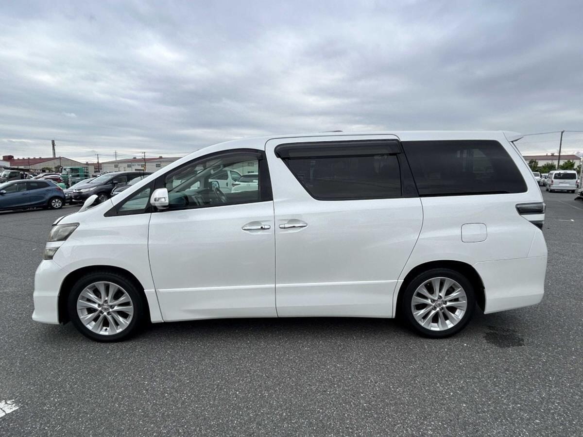 Toyota Vellfire view 7