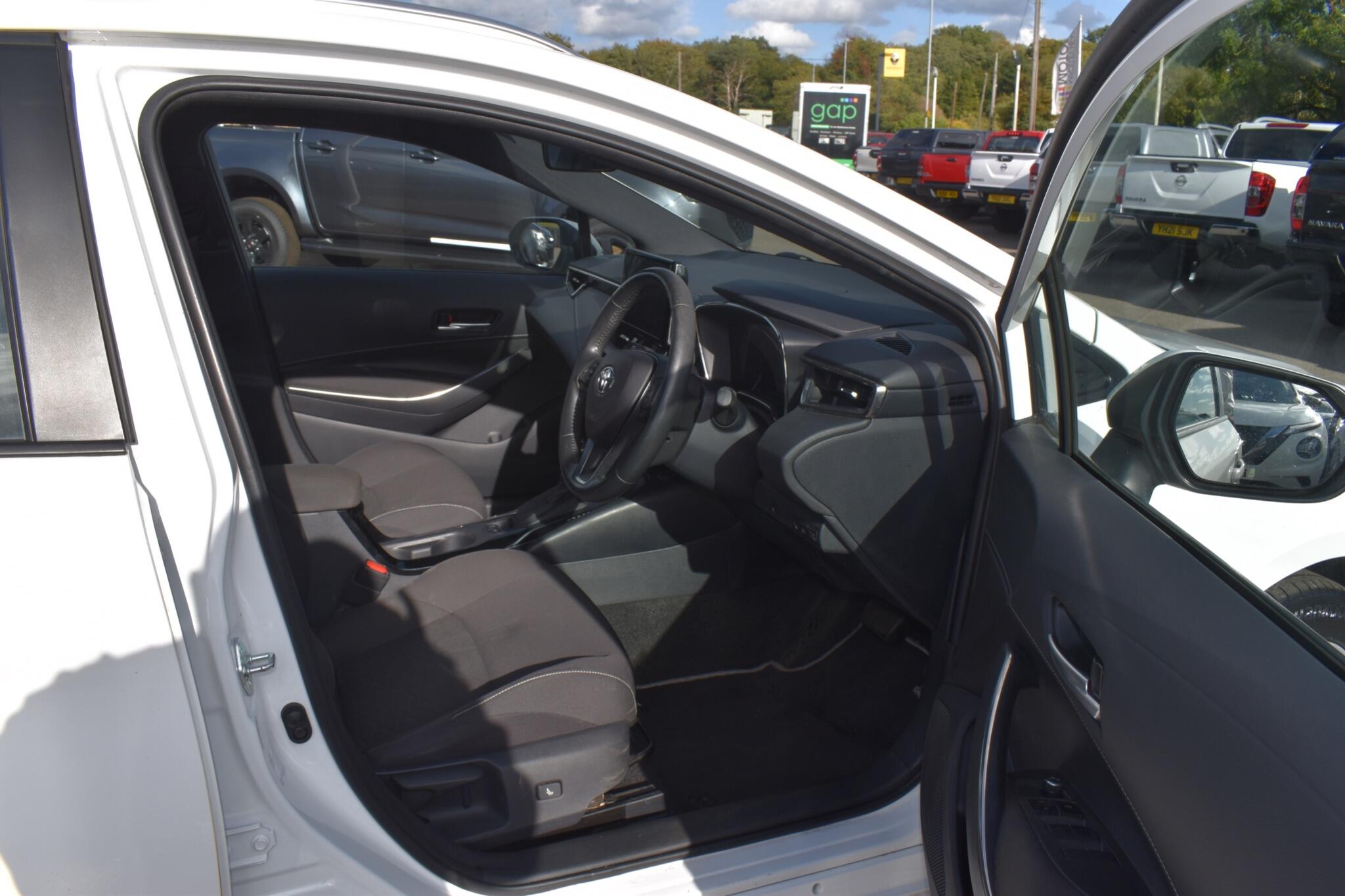 Corolla - 1.8 VVT-h Icon Tech Touring Sports CVT Euro 6 (s/s) 5dr - Image 20
