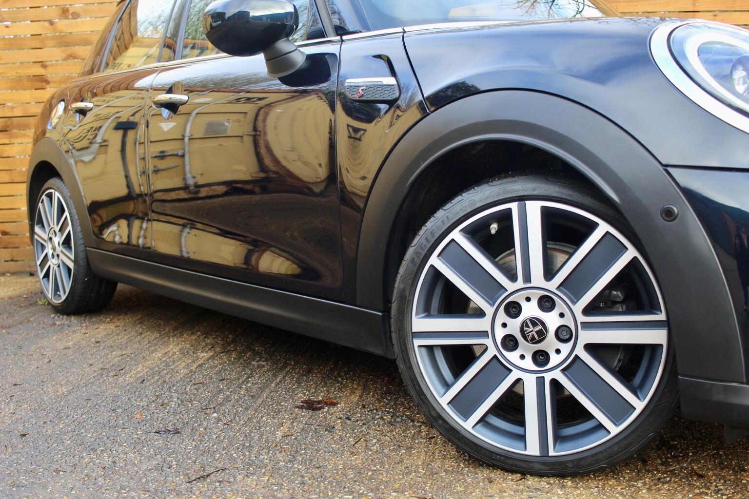 Mini Hatch view 42