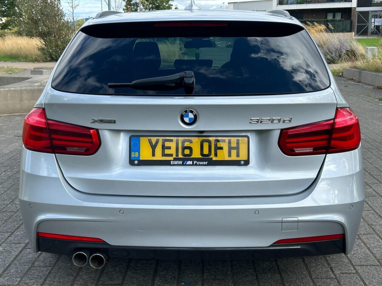 BMW 3 Series view 12