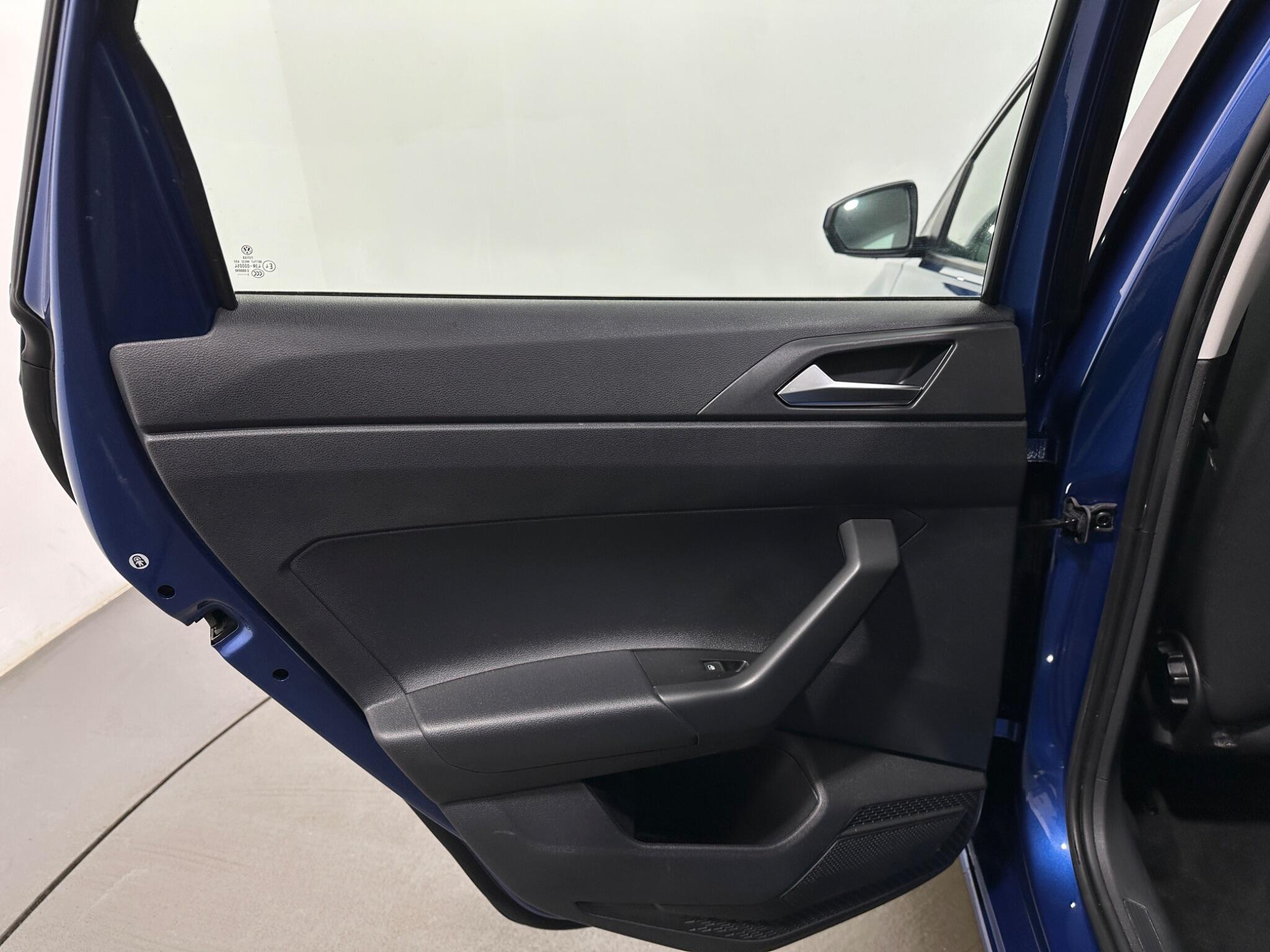Volkswagen Polo view 38