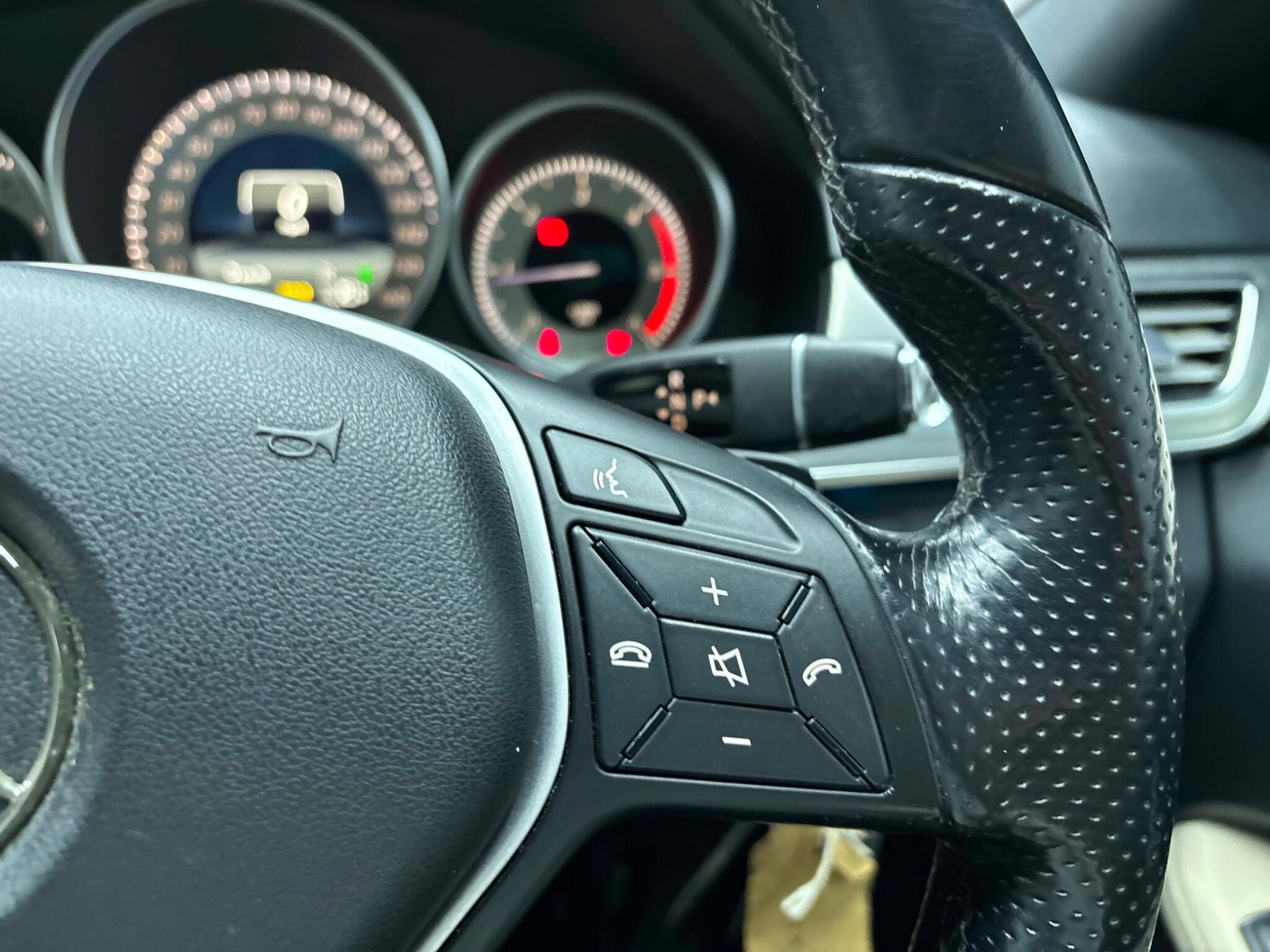 Mercedes-Benz E Class view 13