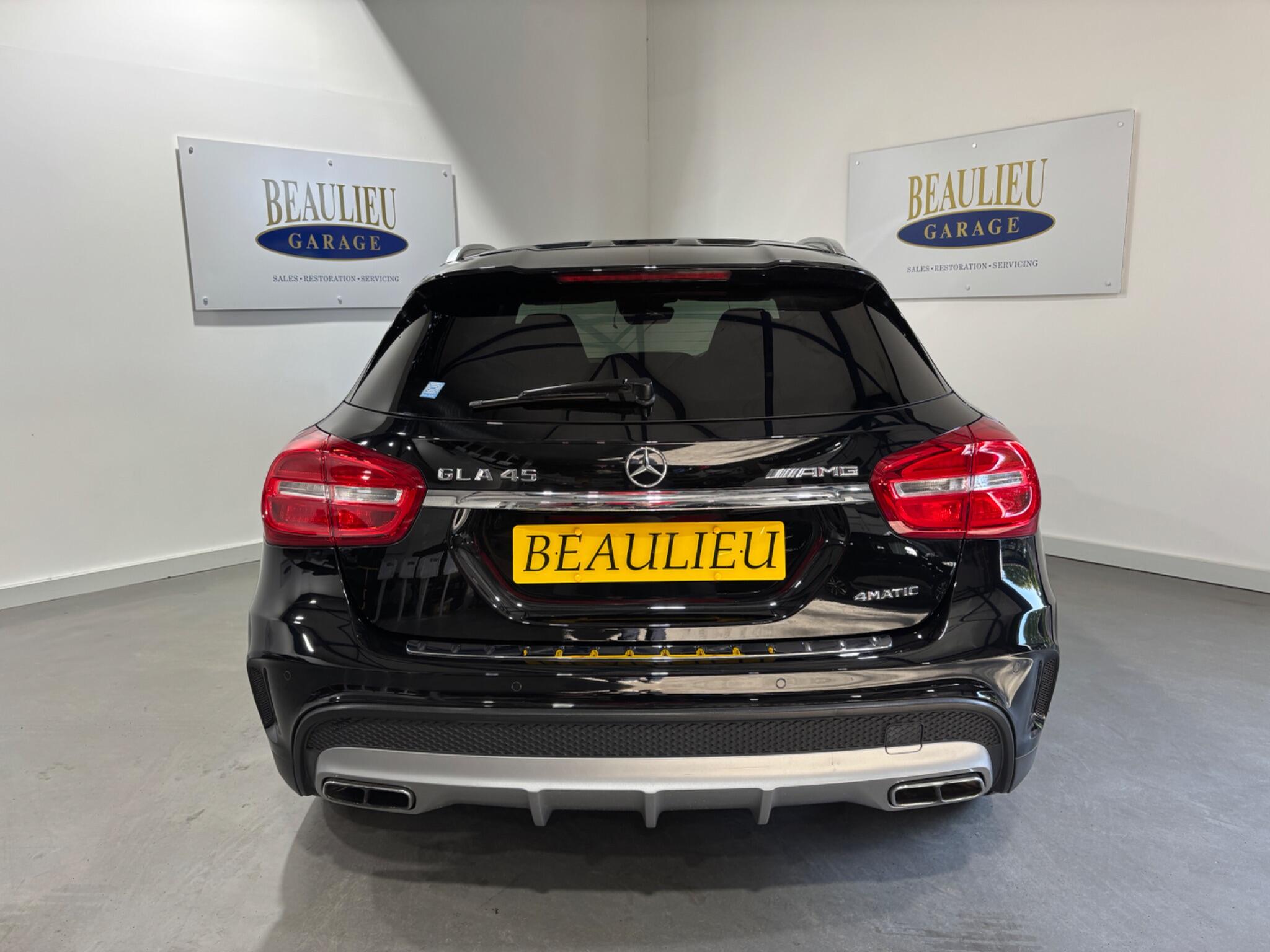 Mercedes-Benz Gla view 60