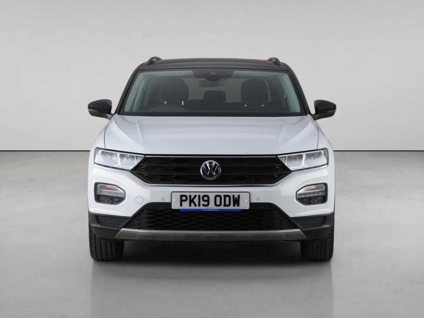 Volkswagen T-Roc view 5