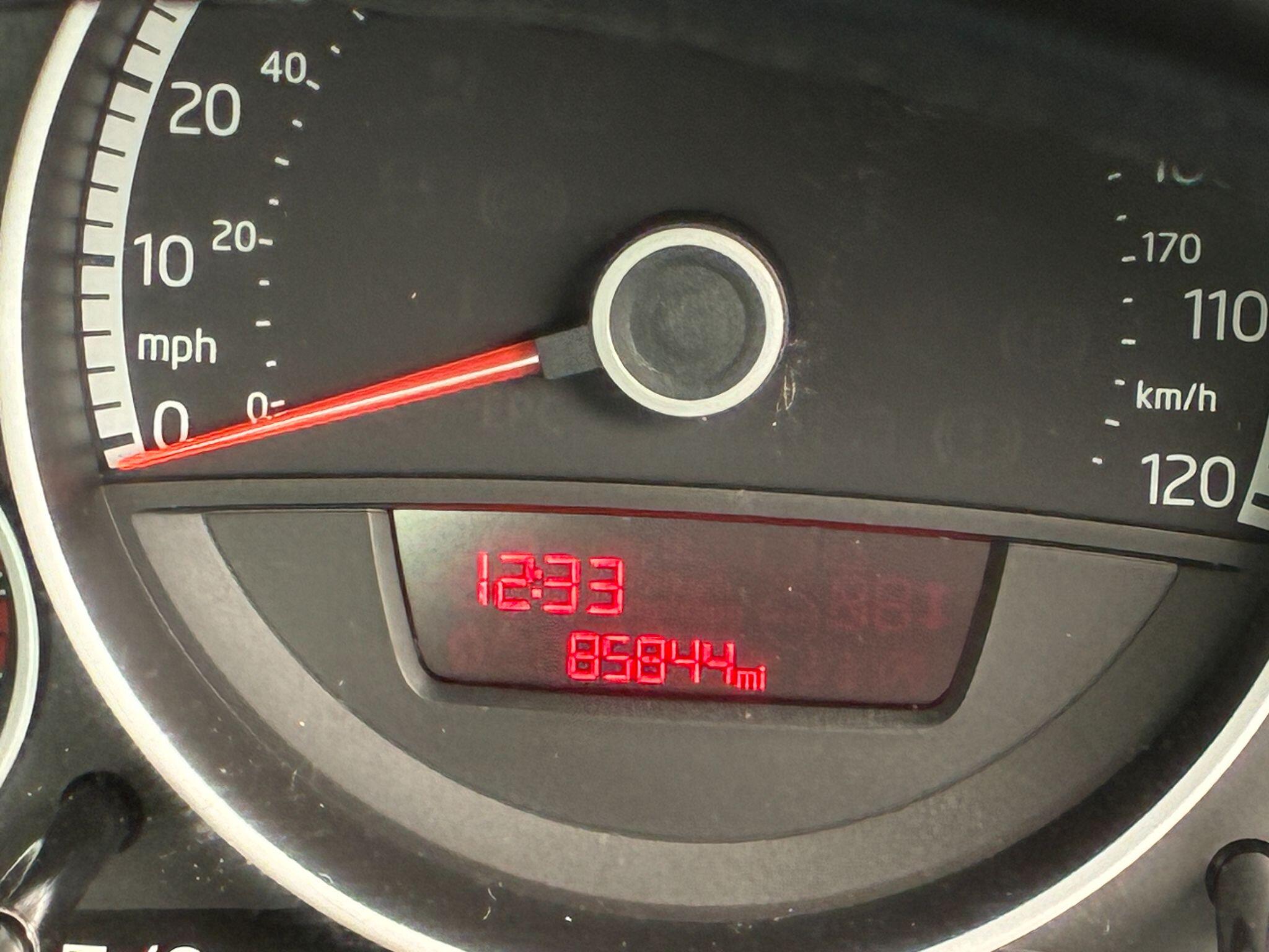 Volkswagen Up! view 24
