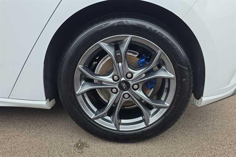 Ford Focus view 9