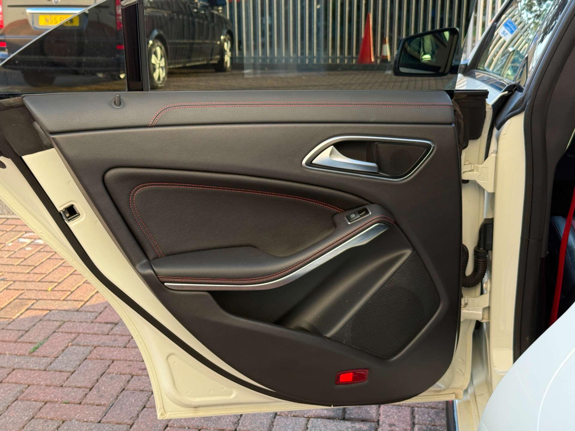 Mercedes-Benz Cla view 35