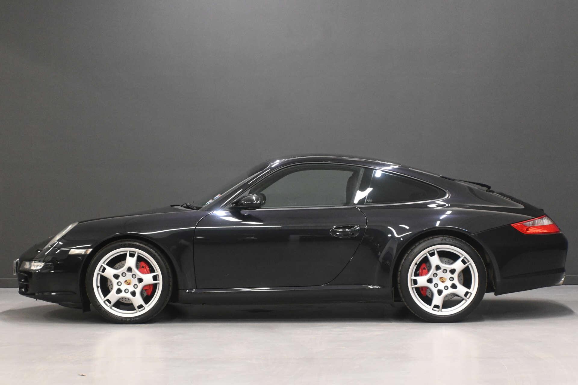 Porsche 911 view 21