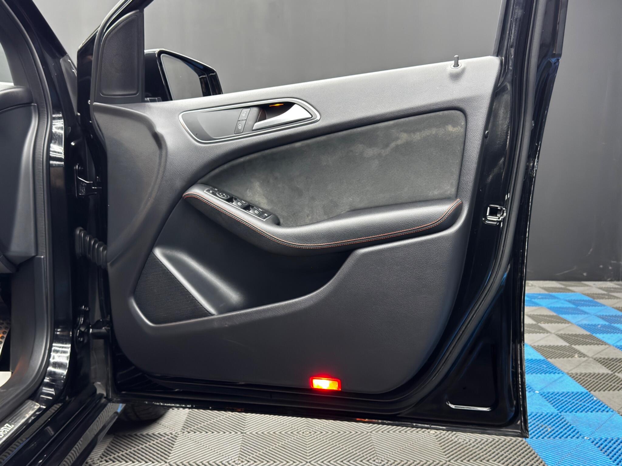 Mercedes-Benz B-Class view 36