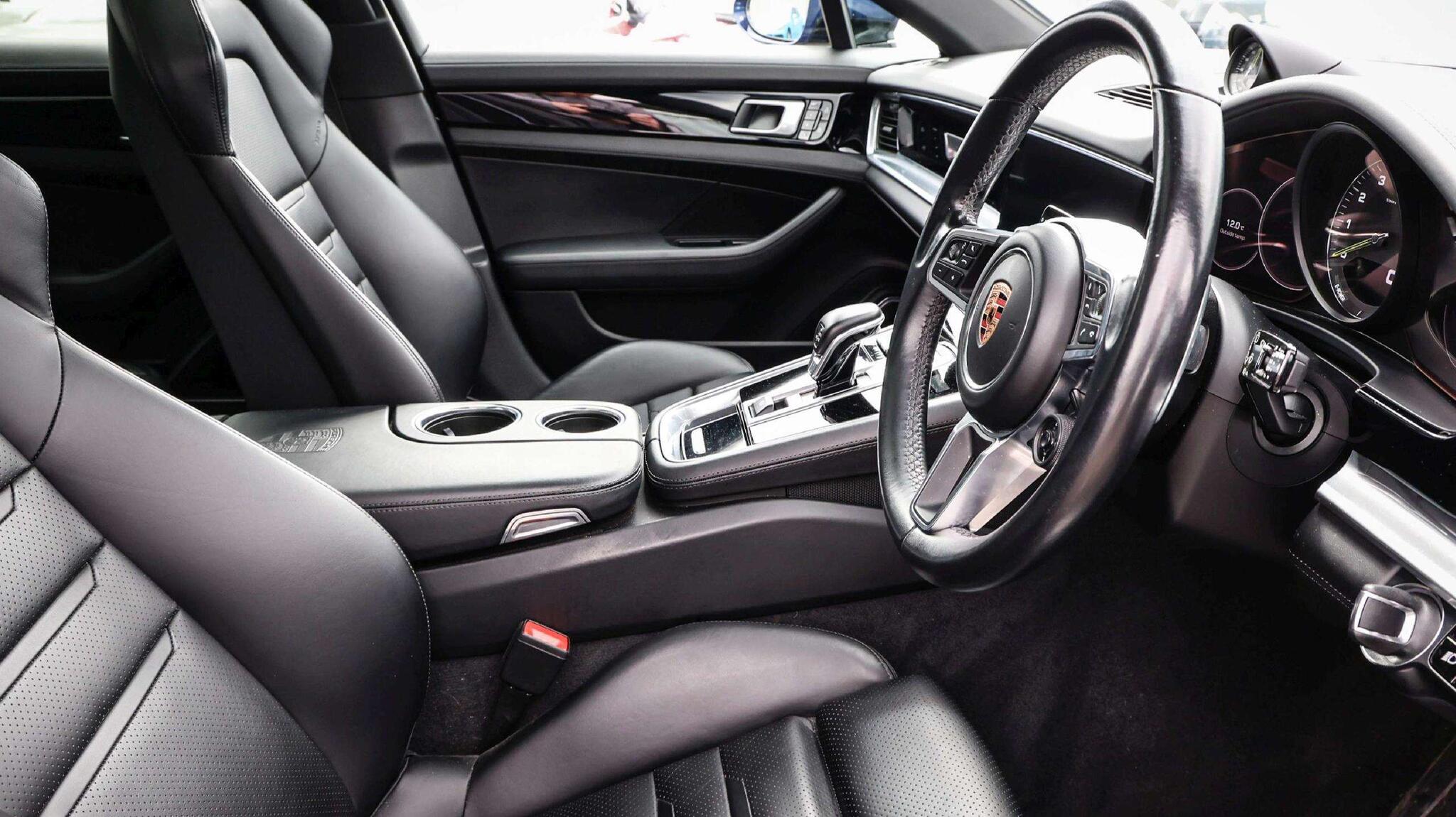 Porsche Panamera view 24