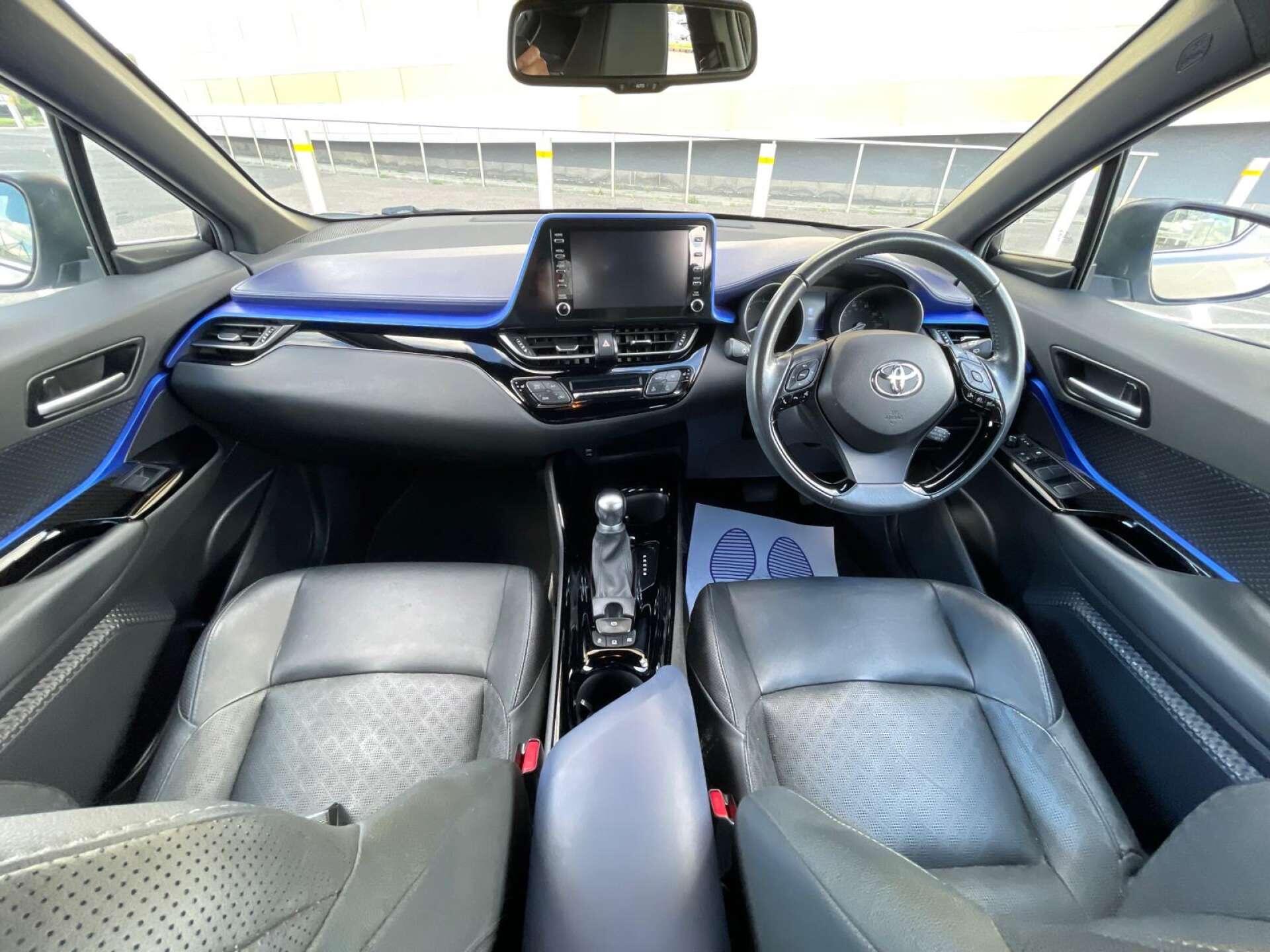 Toyota C-HR view 13