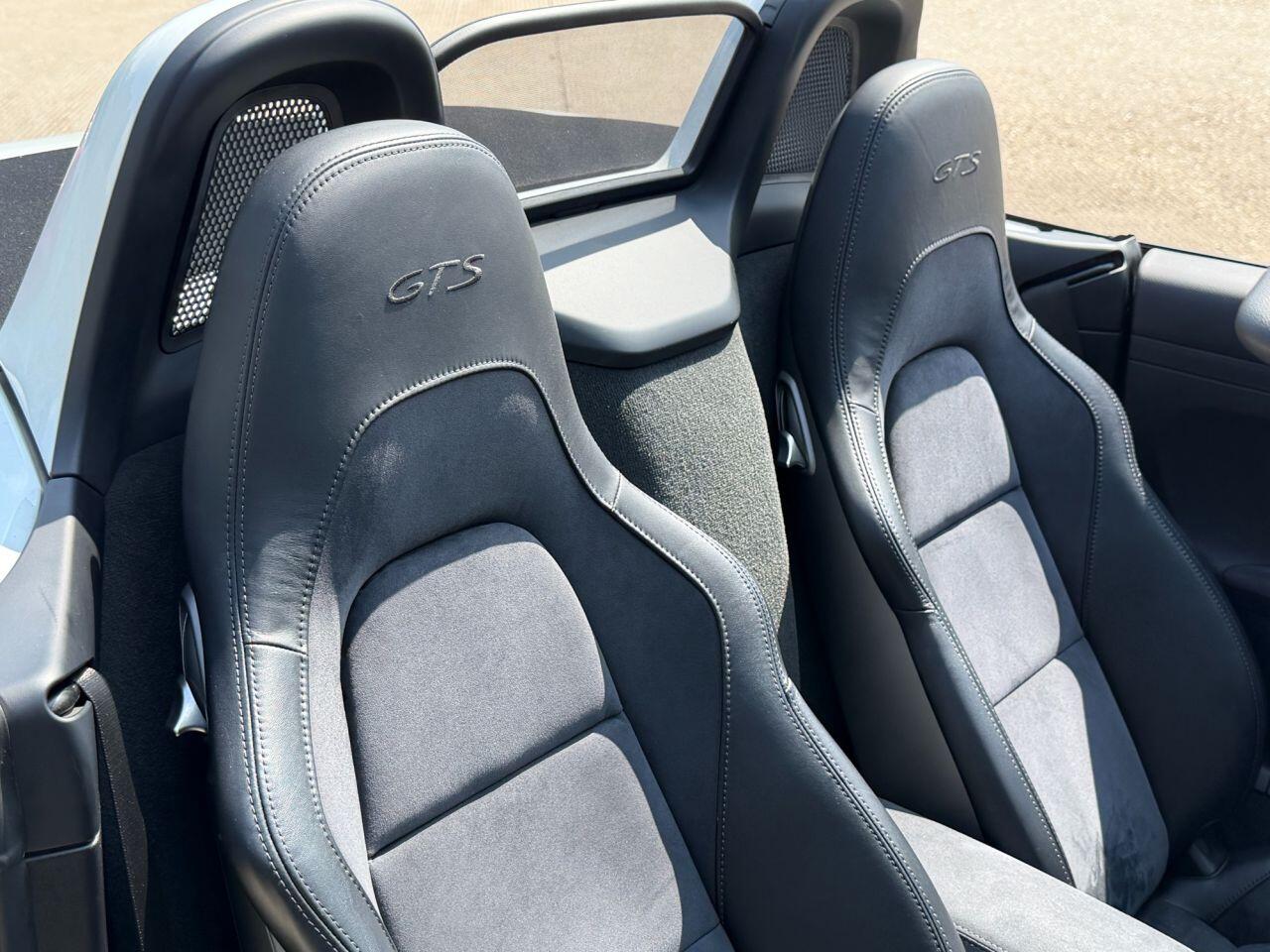 Porsche 718 Boxster view 30