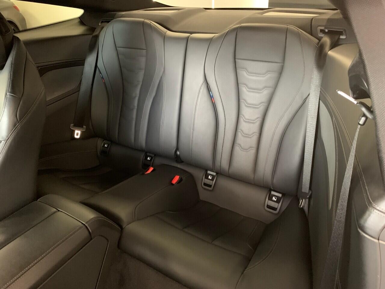 BMW 8 Series view 28