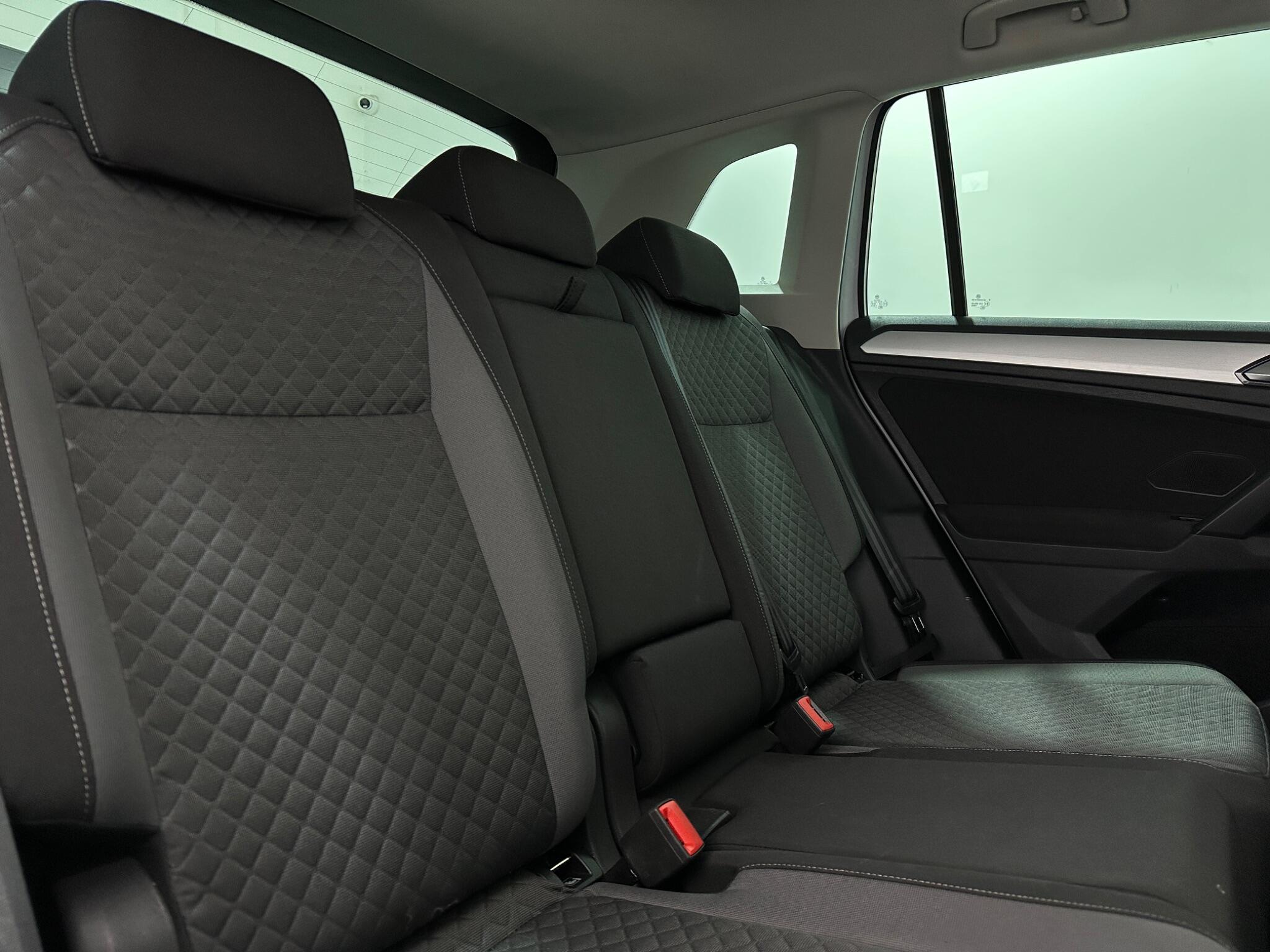 Volkswagen Tiguan view 42