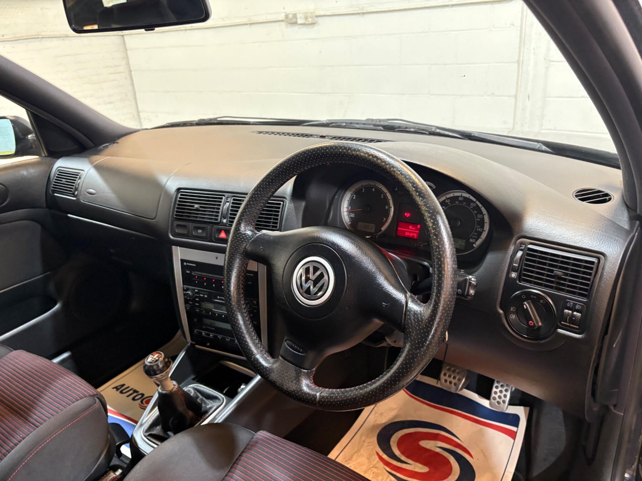 Volkswagen Golf view 19