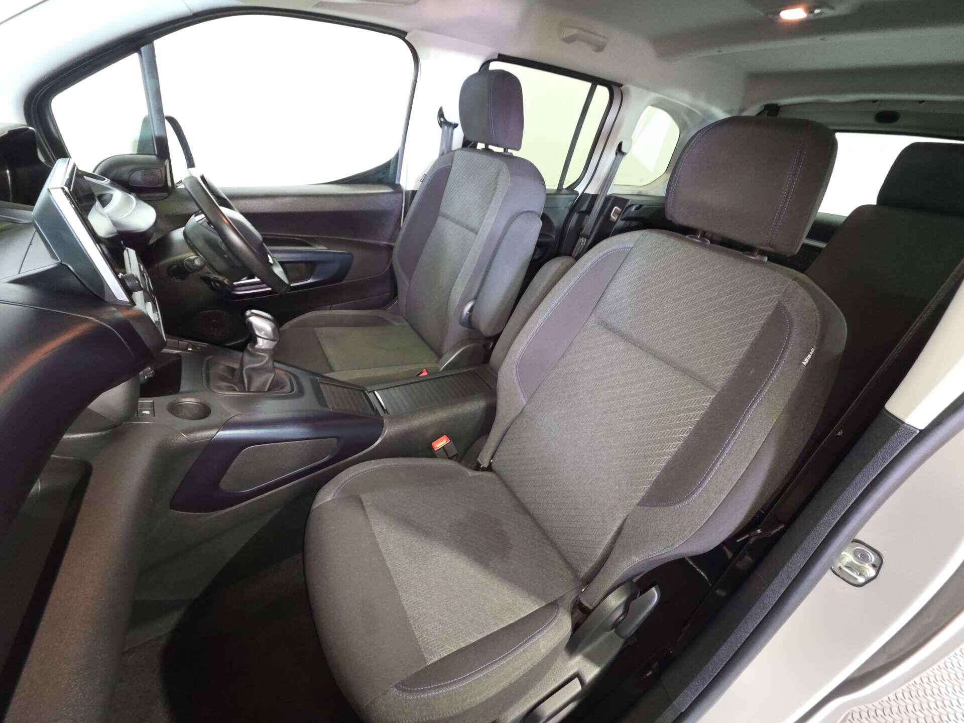 Peugeot Rifter view 47
