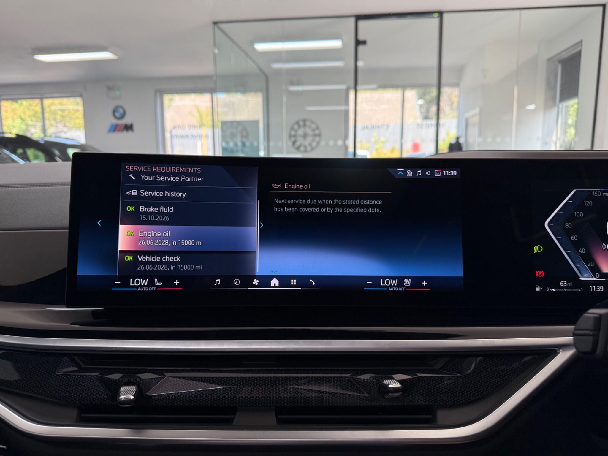 BMW X6 view 25