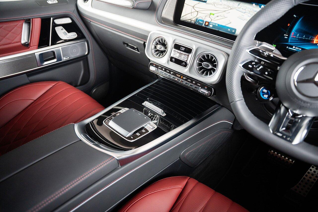 Mercedes-Benz G-Class view 37