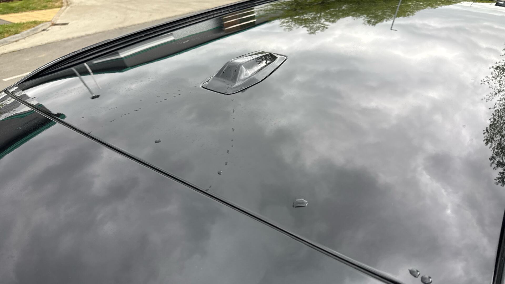 BMW 5 Series view 21