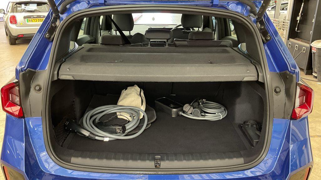 BMW Ix1 view 10