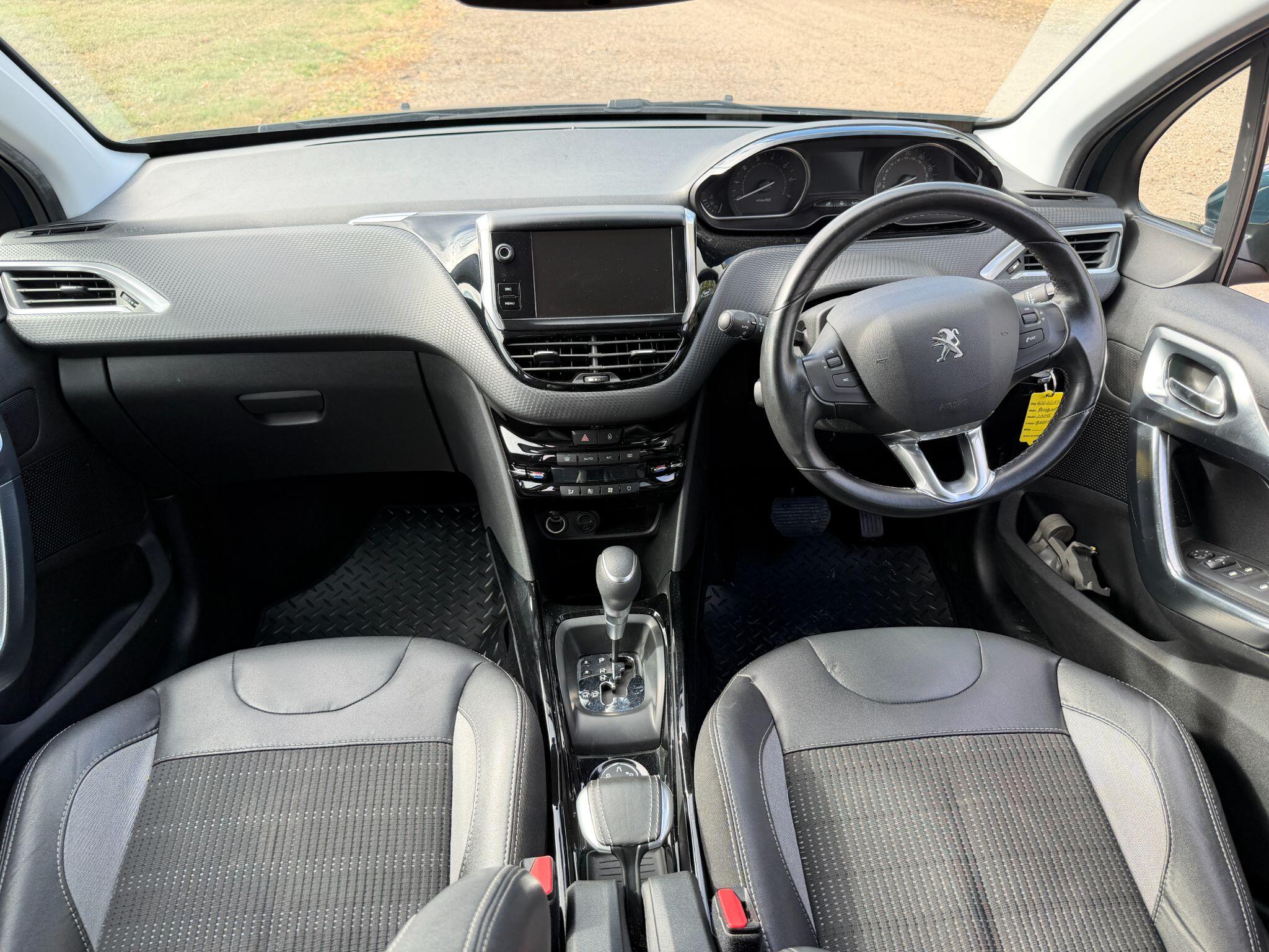 Peugeot 2008 view 32