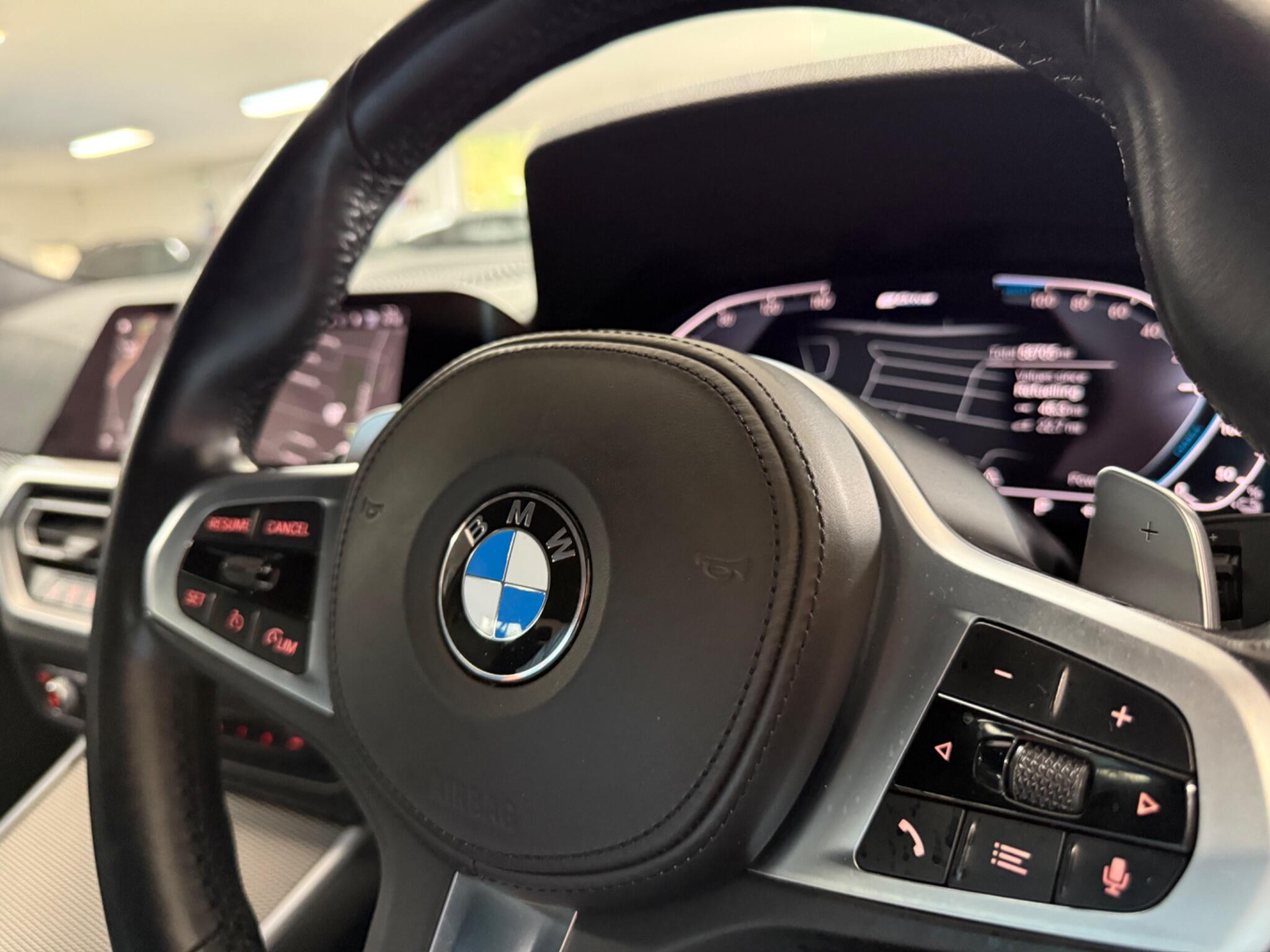 BMW 3 Series view 16