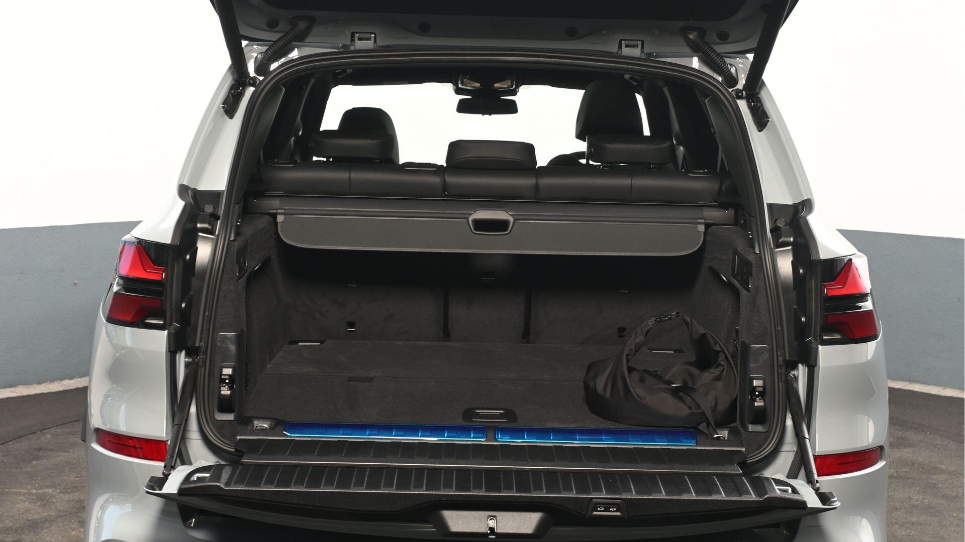BMW X5 view 13