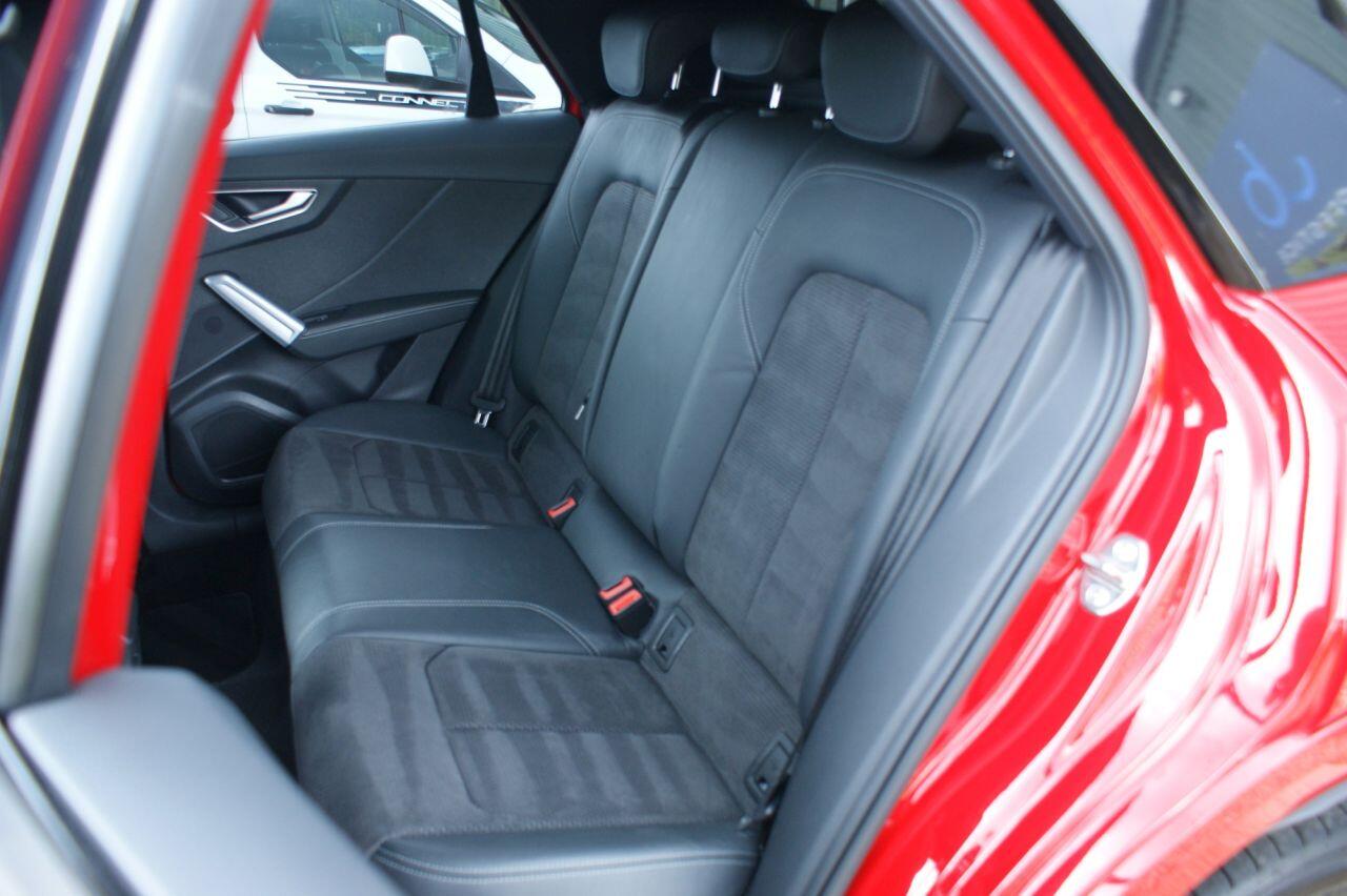 Audi SQ2 view 35