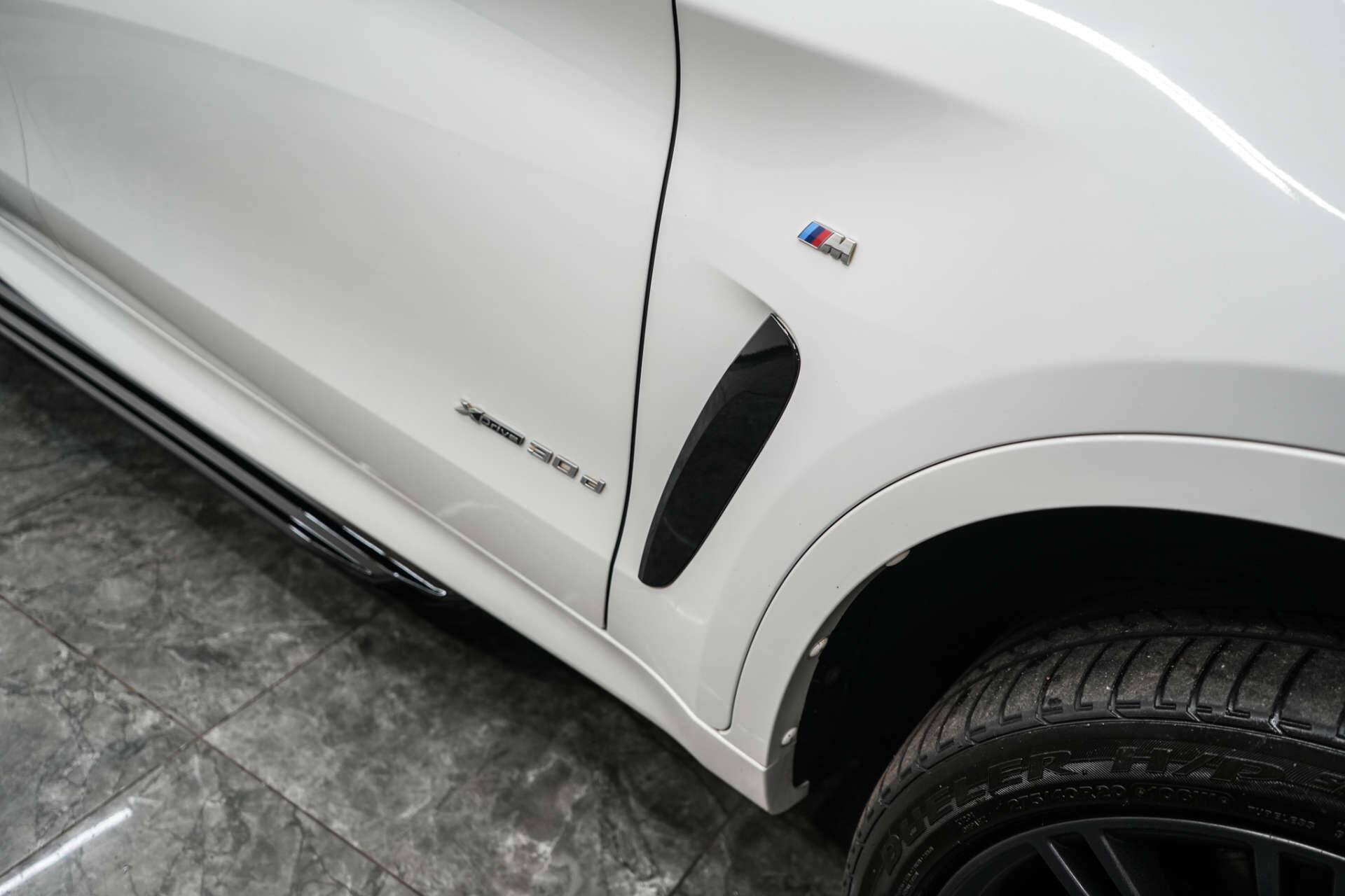 BMW X6 view 8