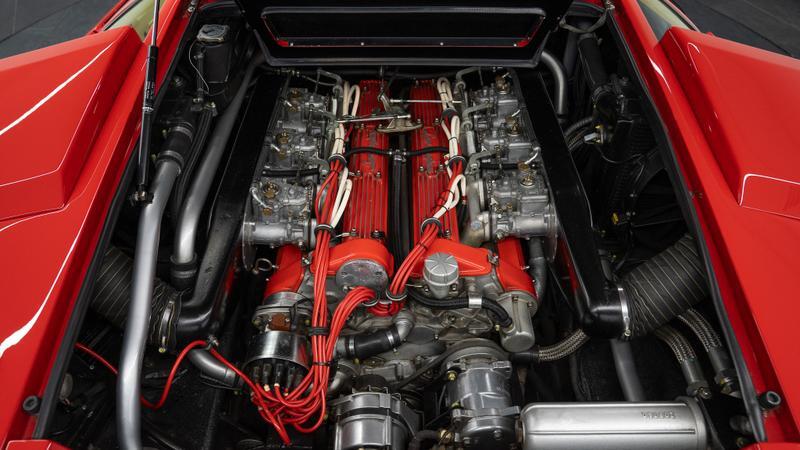 Lamborghini Countach view 32