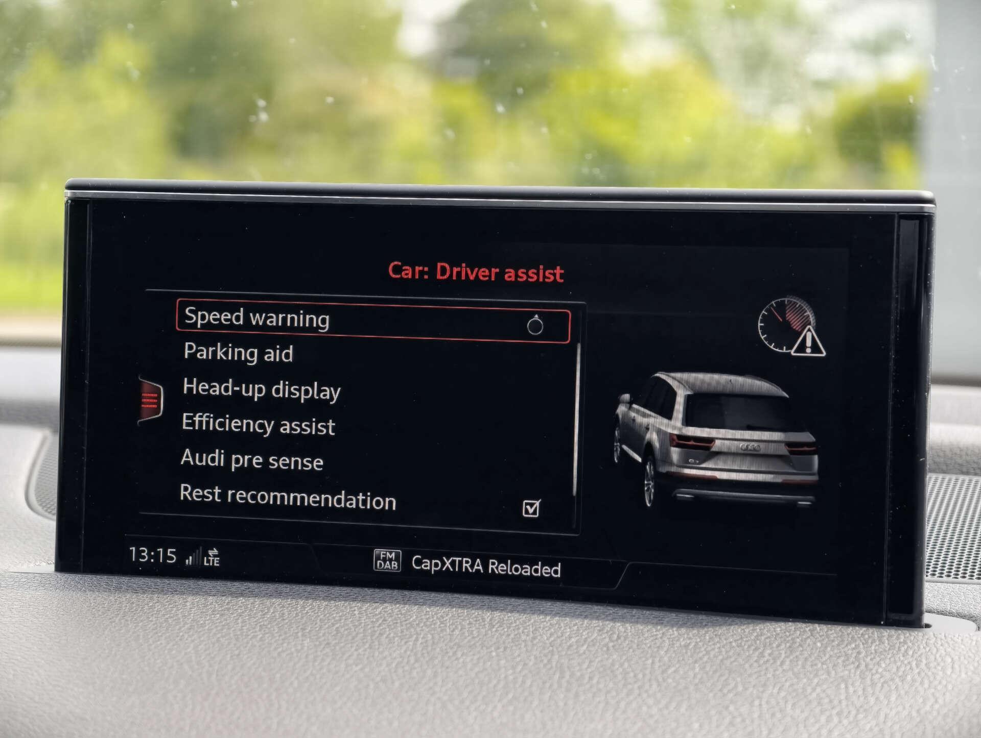 Audi Q7 view 50