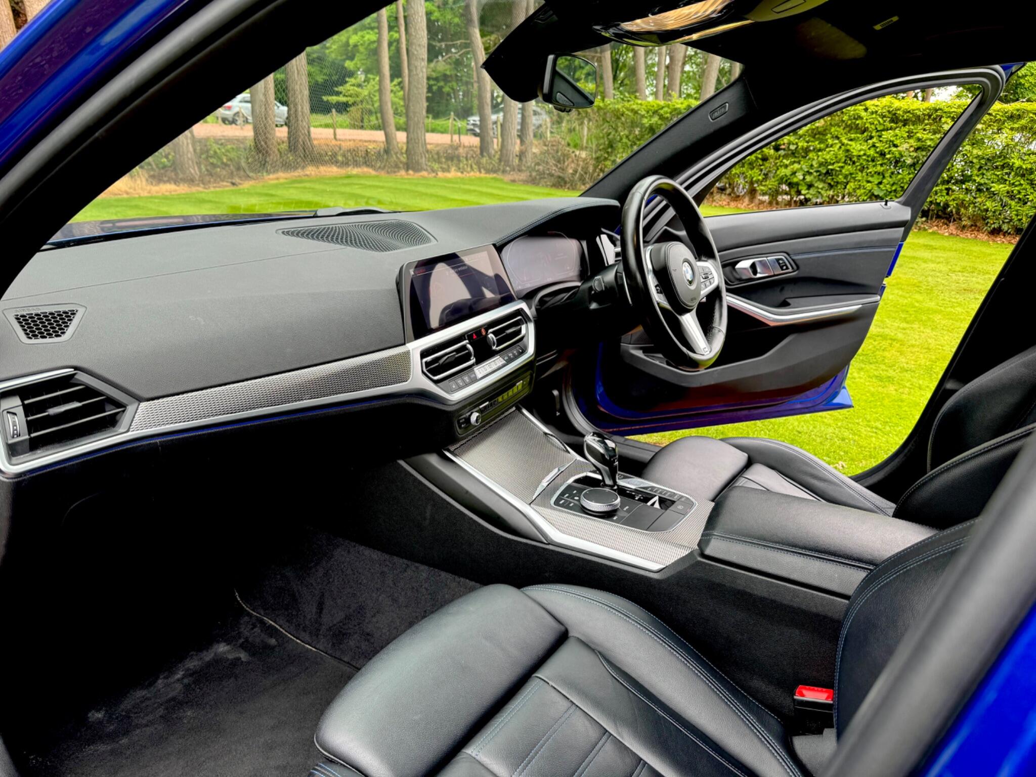 BMW 3 Series view 39