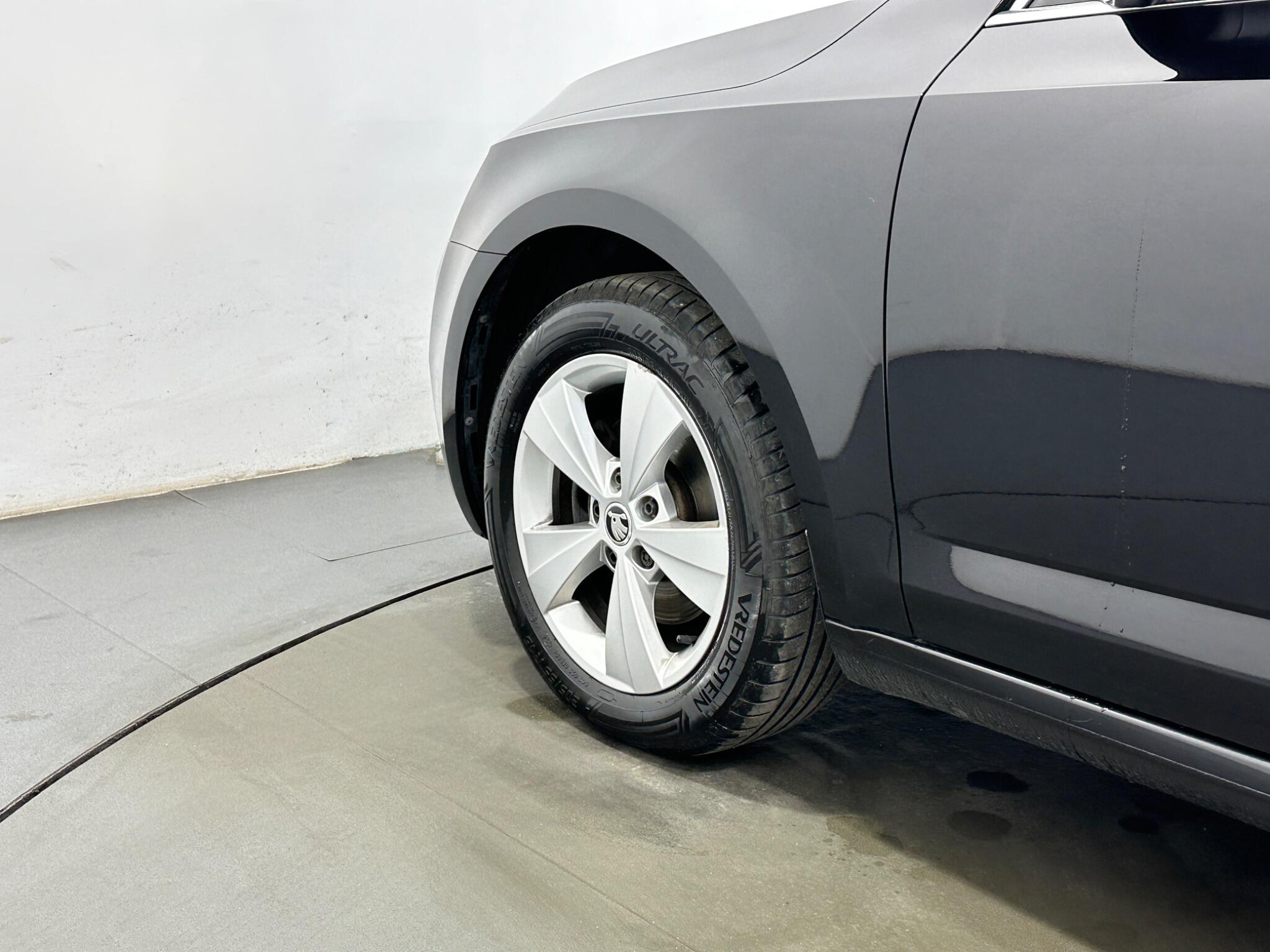 Skoda Octavia view 50
