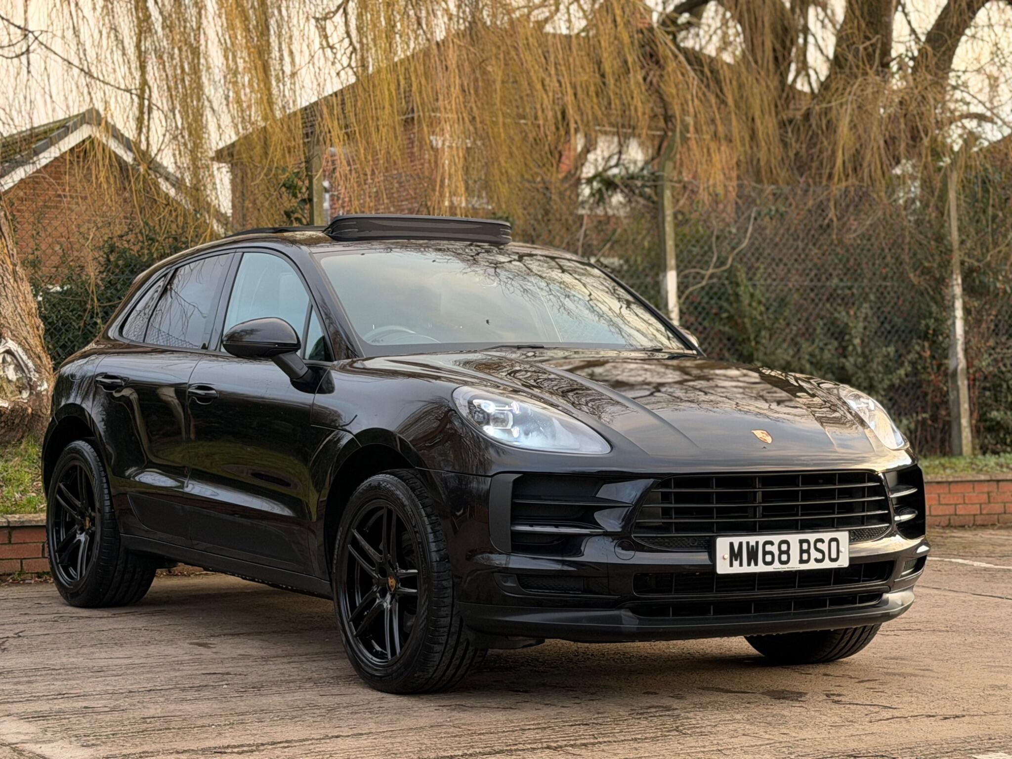 Porsche Macan view 6