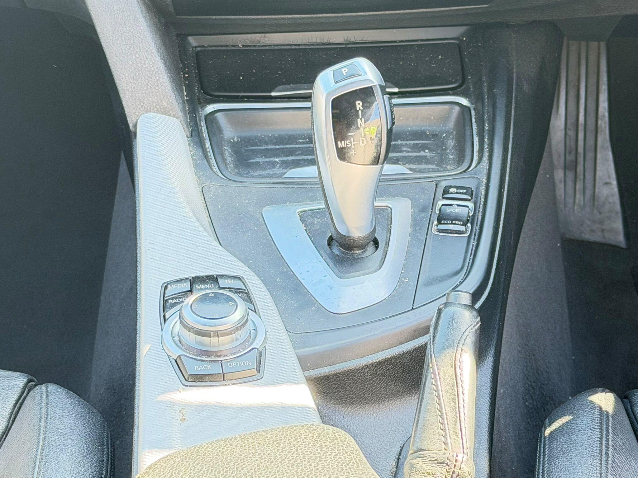 BMW 3 Series view 12