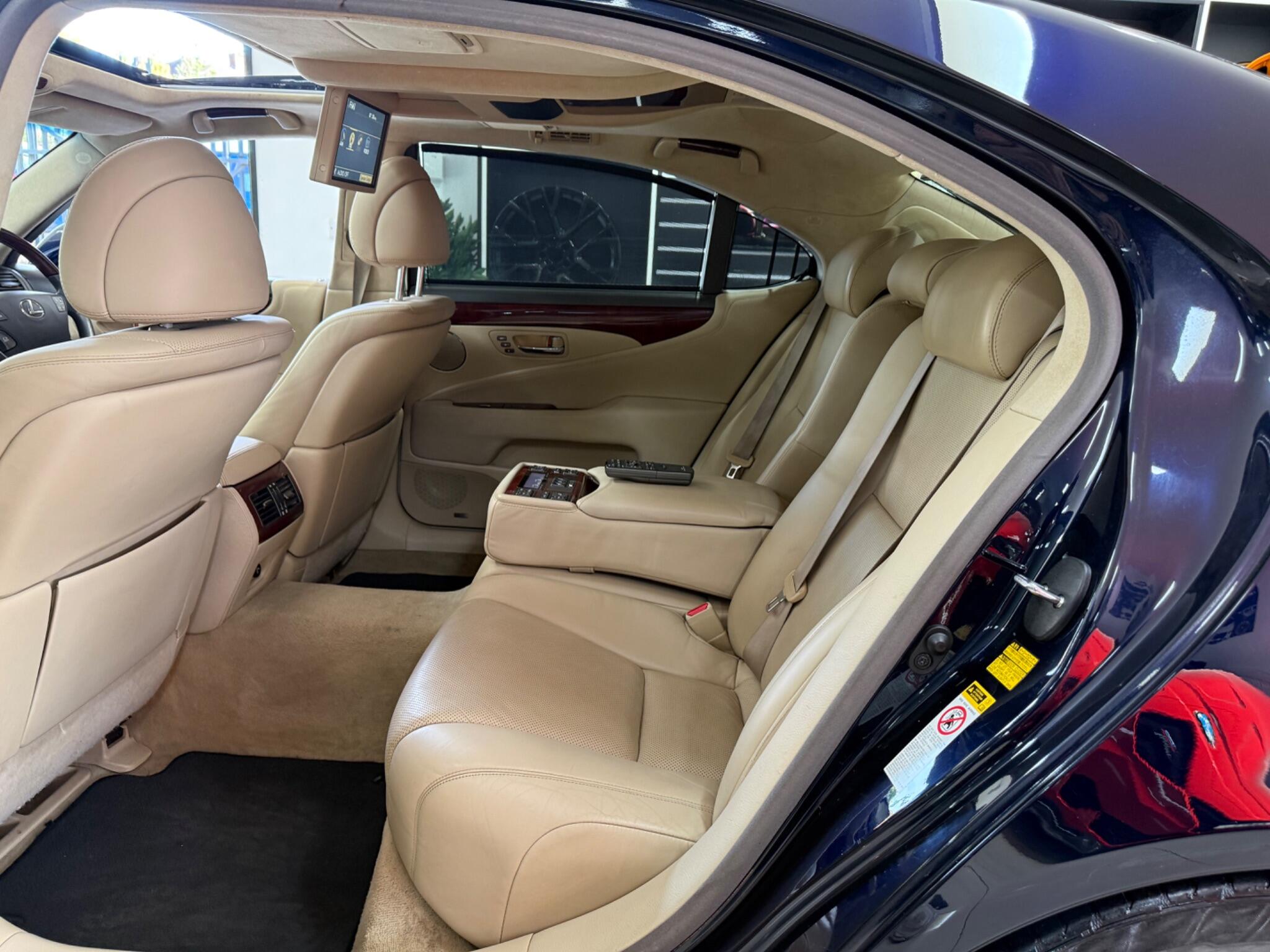 Lexus LS view 38
