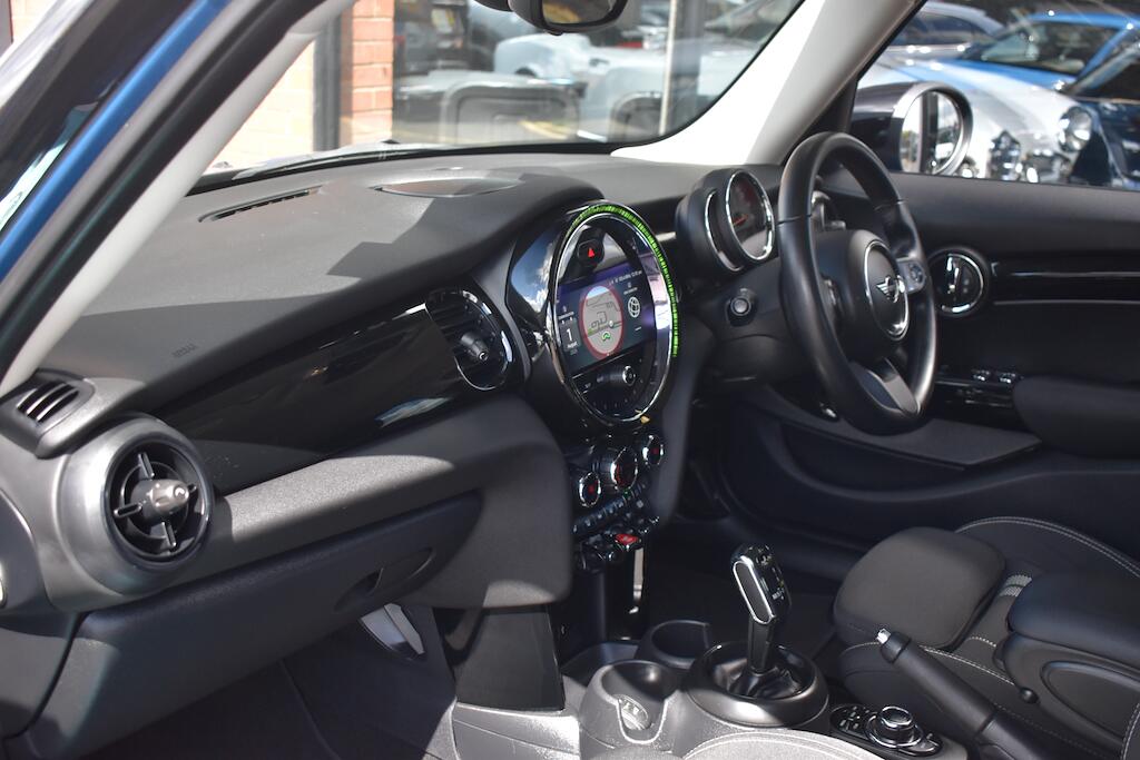 Mini Cooper view 39