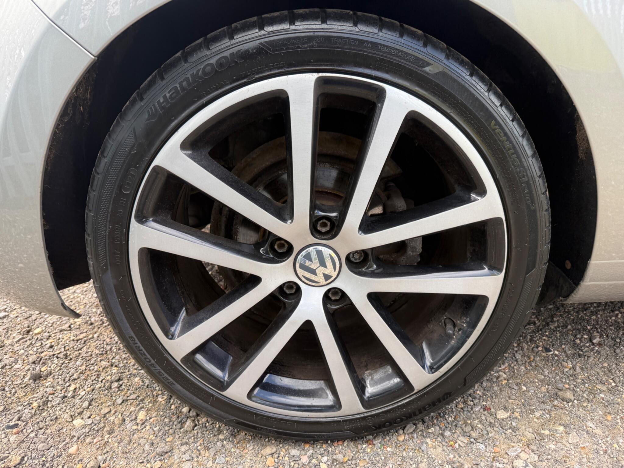 2012 Volkswagen Golf image 35