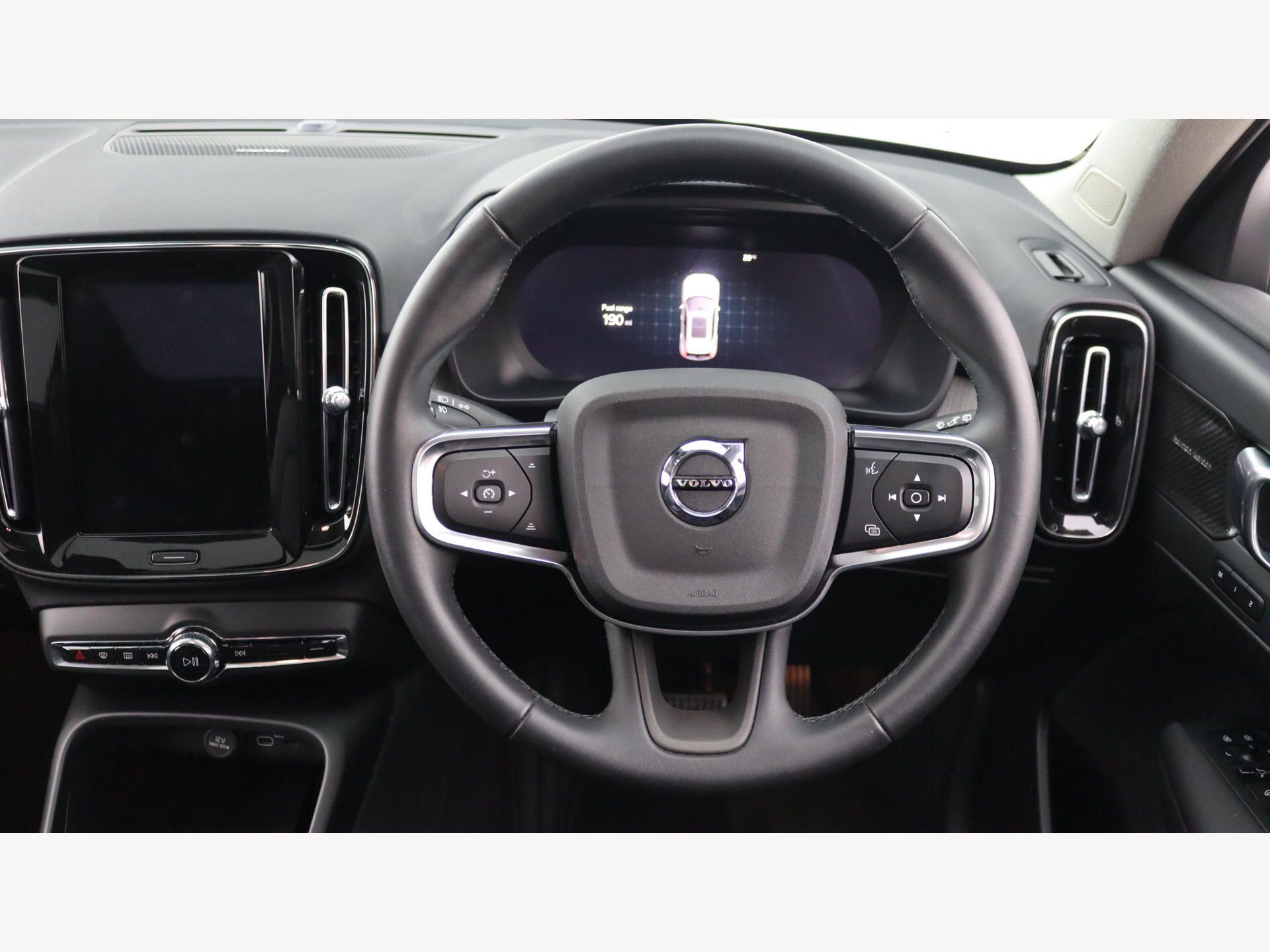 Volvo XC40 view 13
